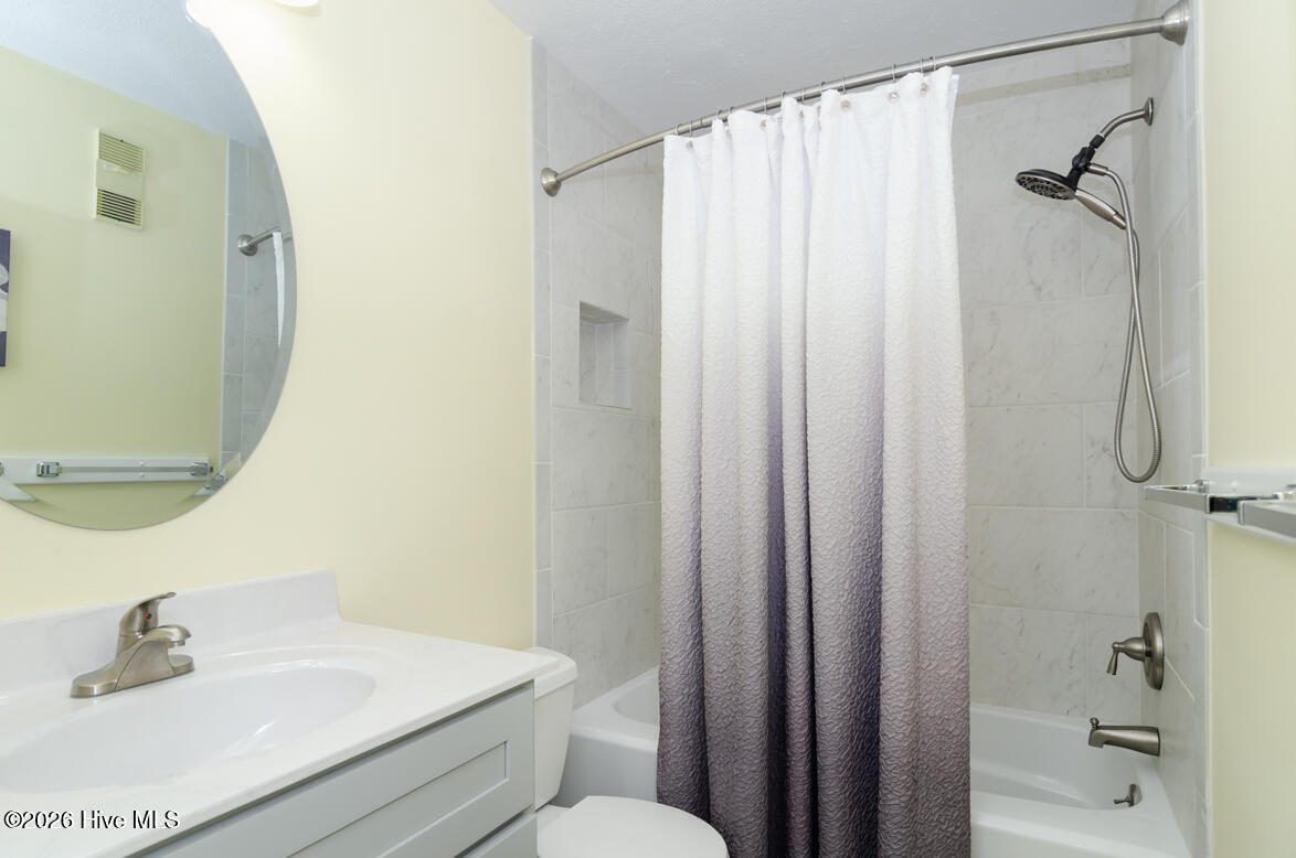 100557197 | Photo 20