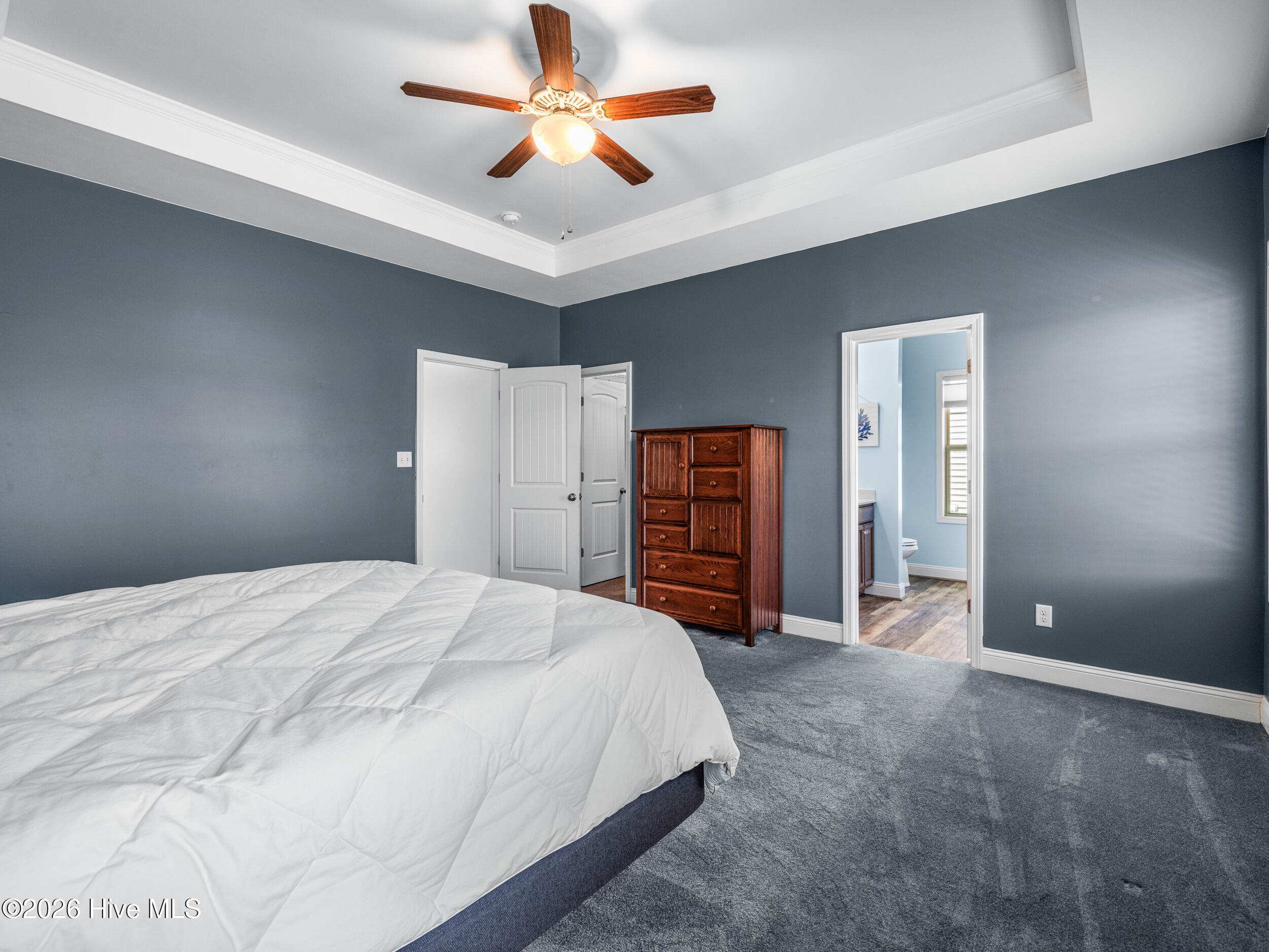 100567320 | Photo 26