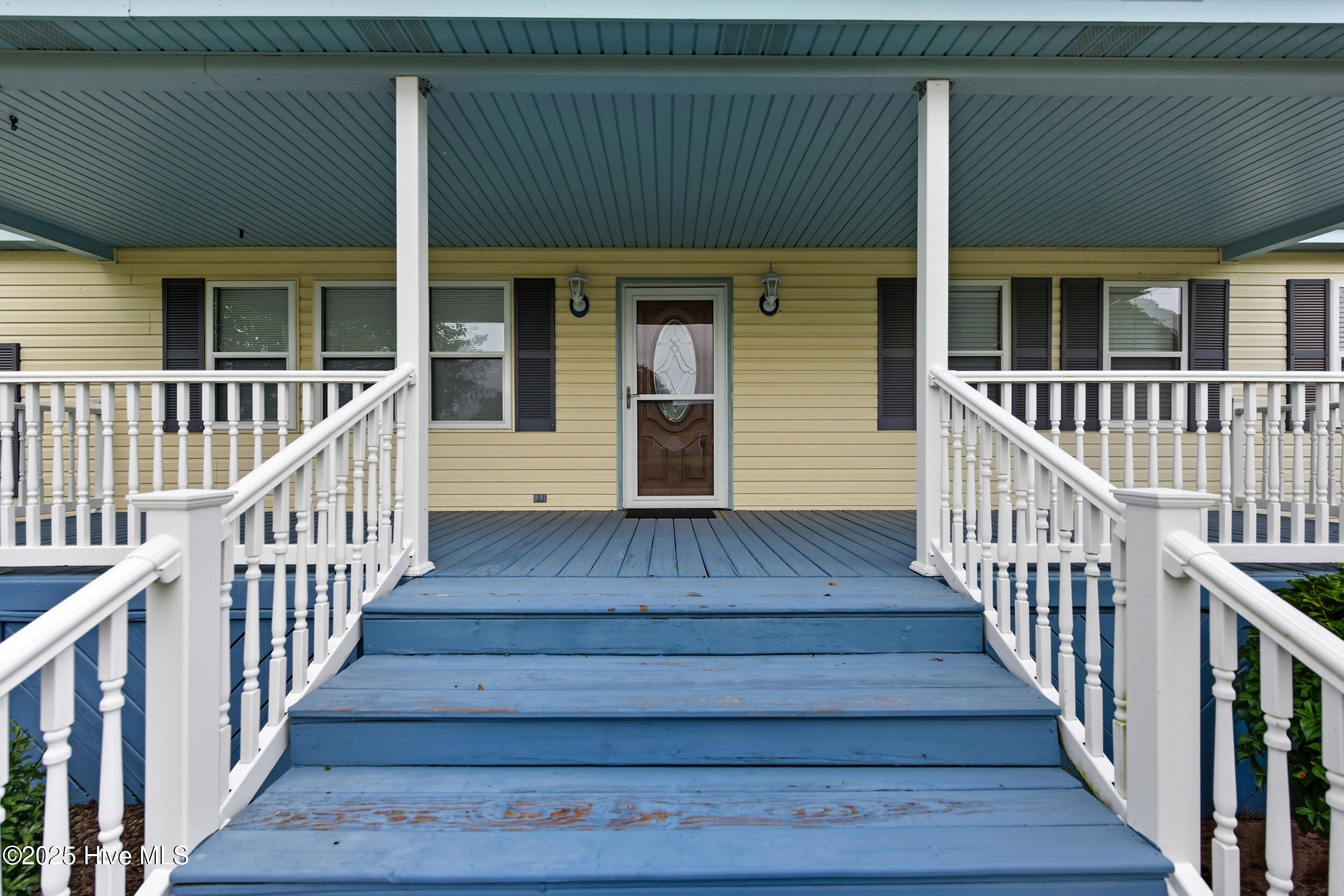 Homes for sale in Knotts Island, NC | 102 Wade Ave, Knotts Island, NC 27950 | MLS# 100547013