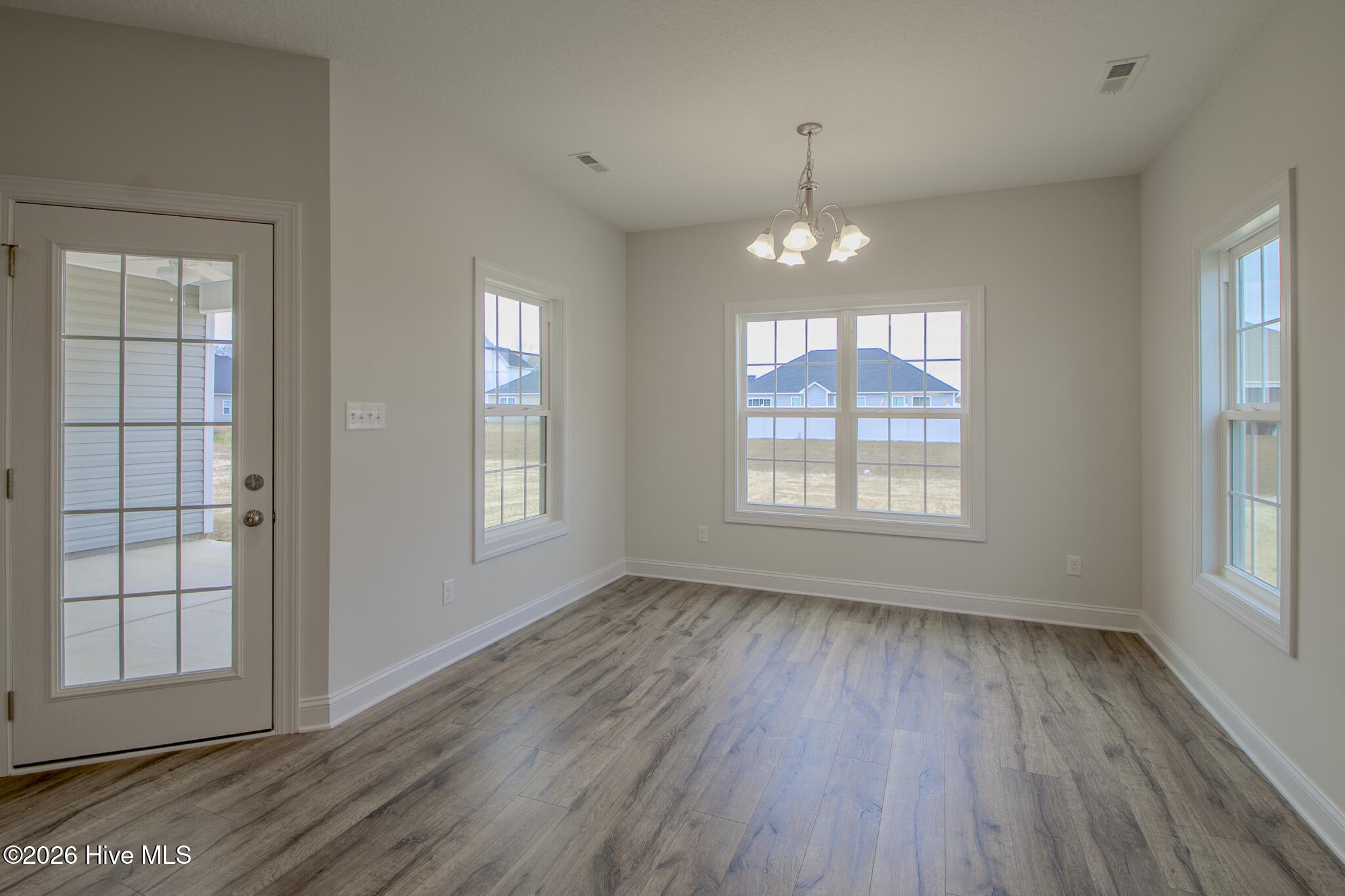 100497435 | Photo 13