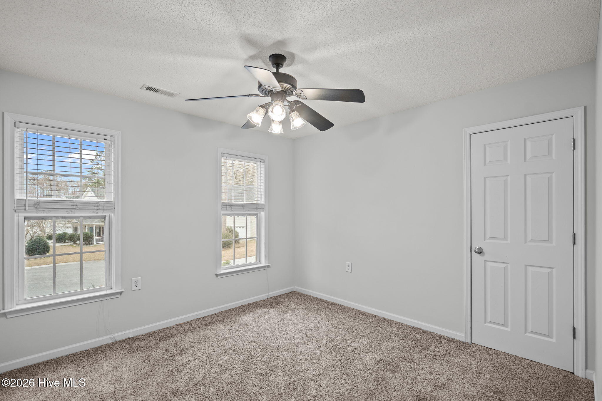 100558076 | Photo 34