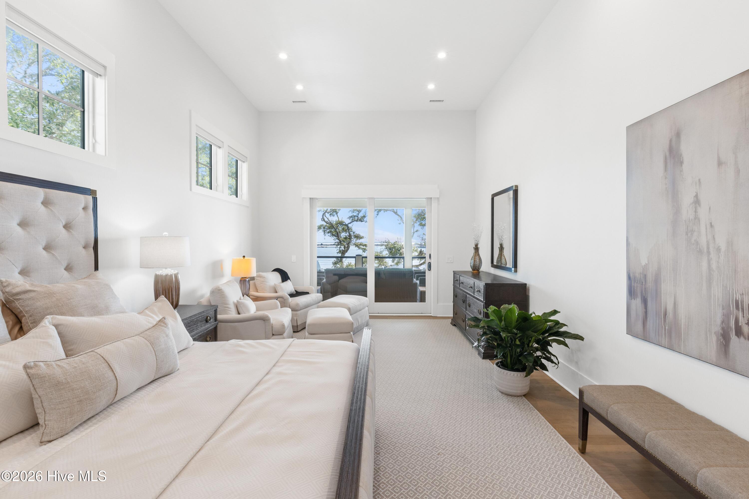 100556008 | Photo 18