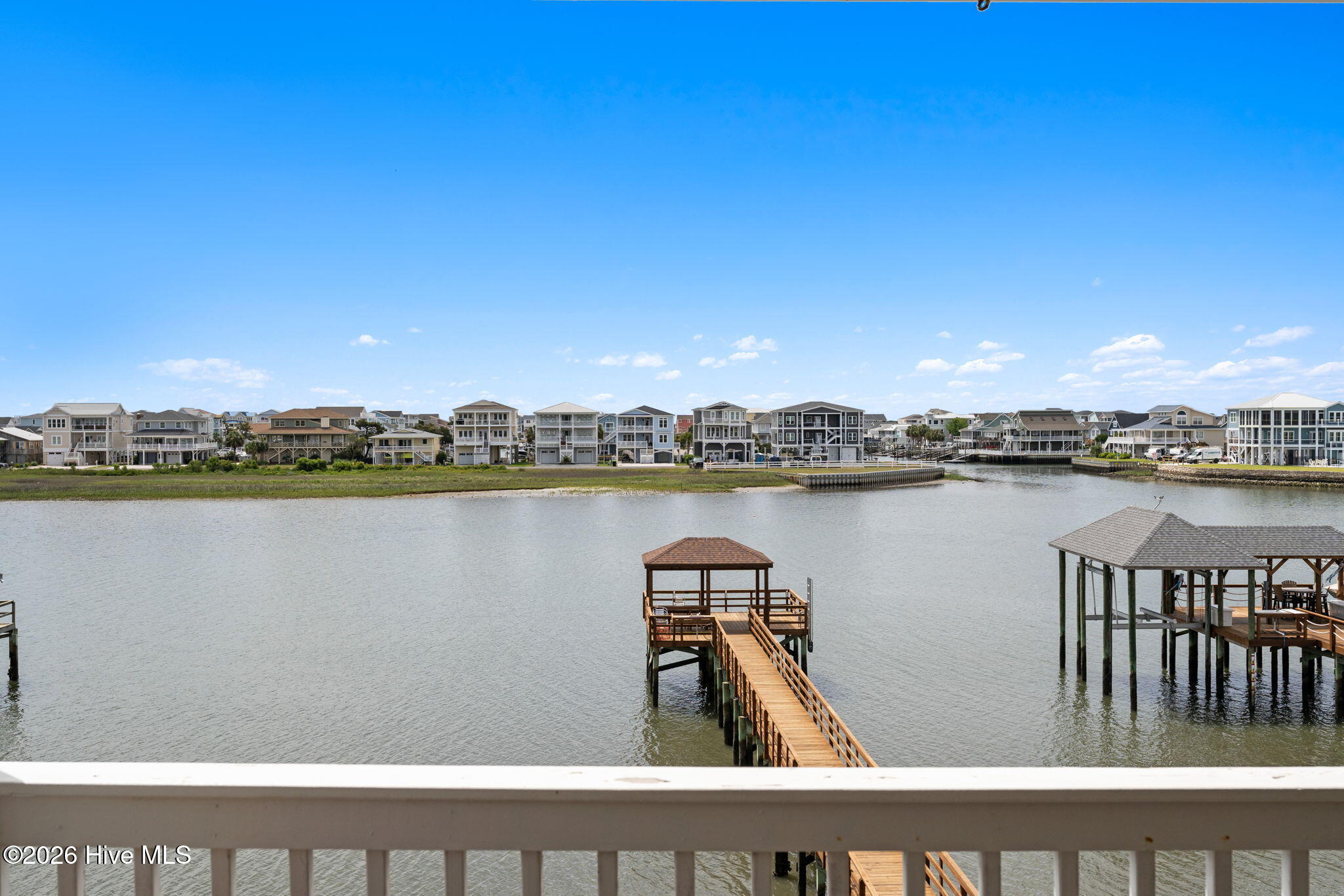 100570592 | Photo 46