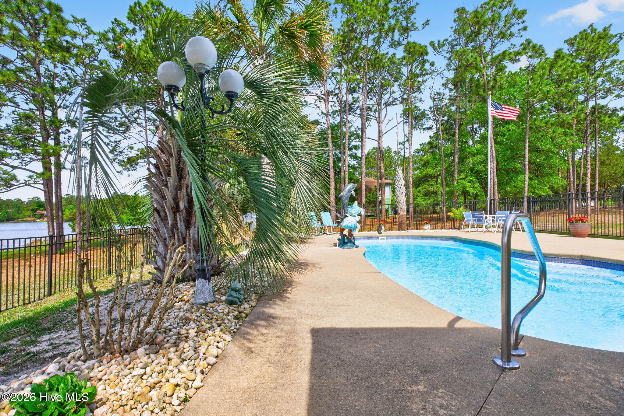 100569405 | Photo 44