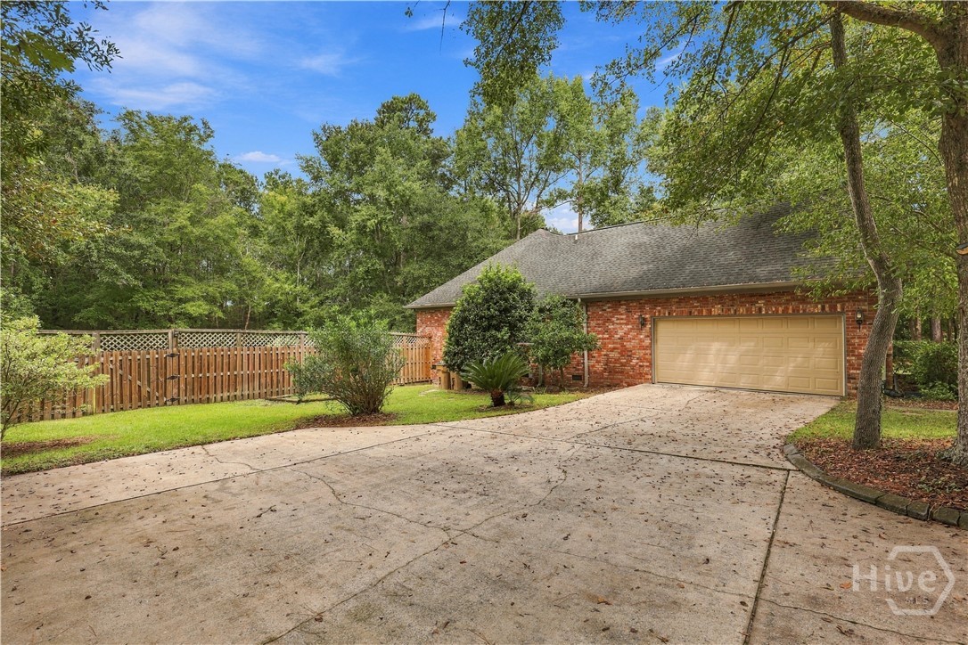 Photo 3 of Single family home for sale at 108 Lake Tomacheechee Dr, Rincon, GA 31326 | MLS# SA366088 | Listing updated on 2026-10-08