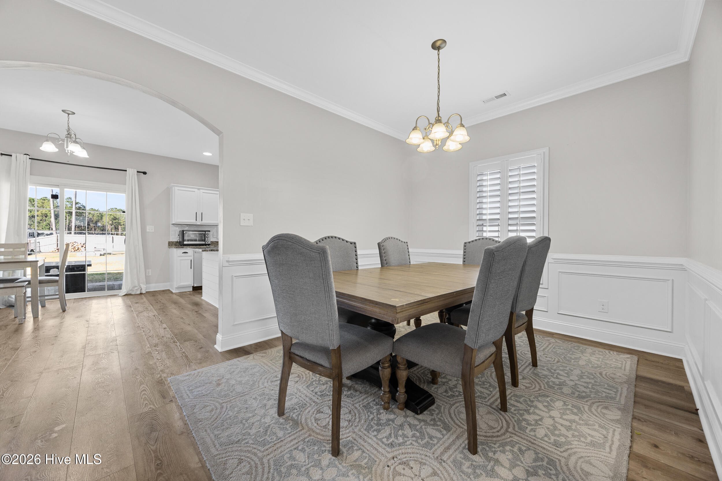 100564853 | Photo 11