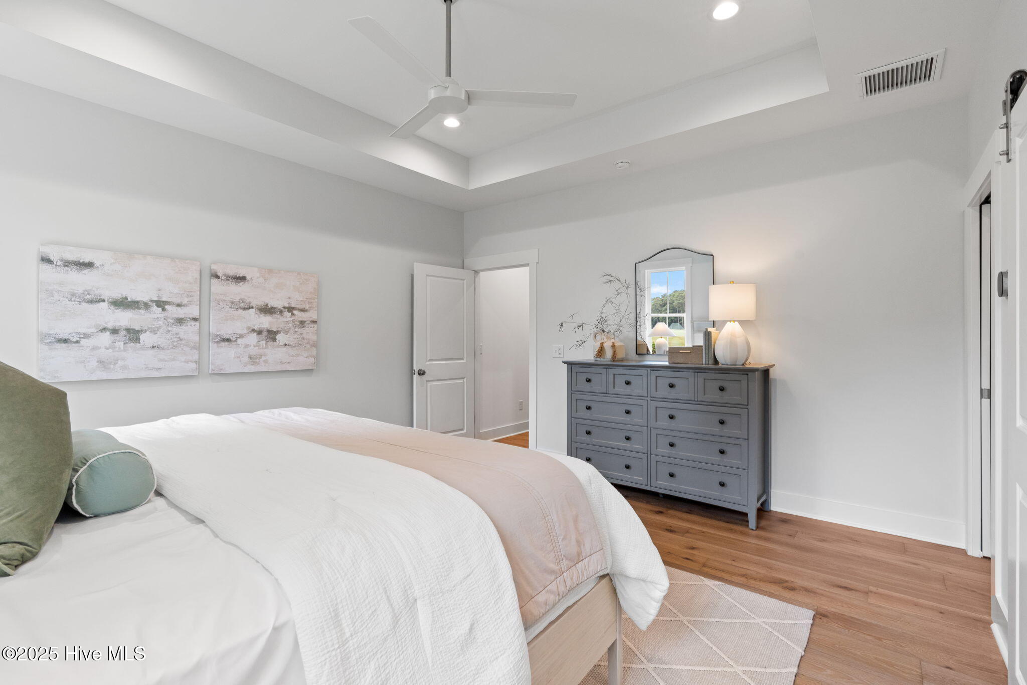 100530542 | Photo 29