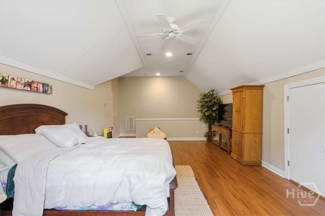 Can be used as a 4th bedroom.