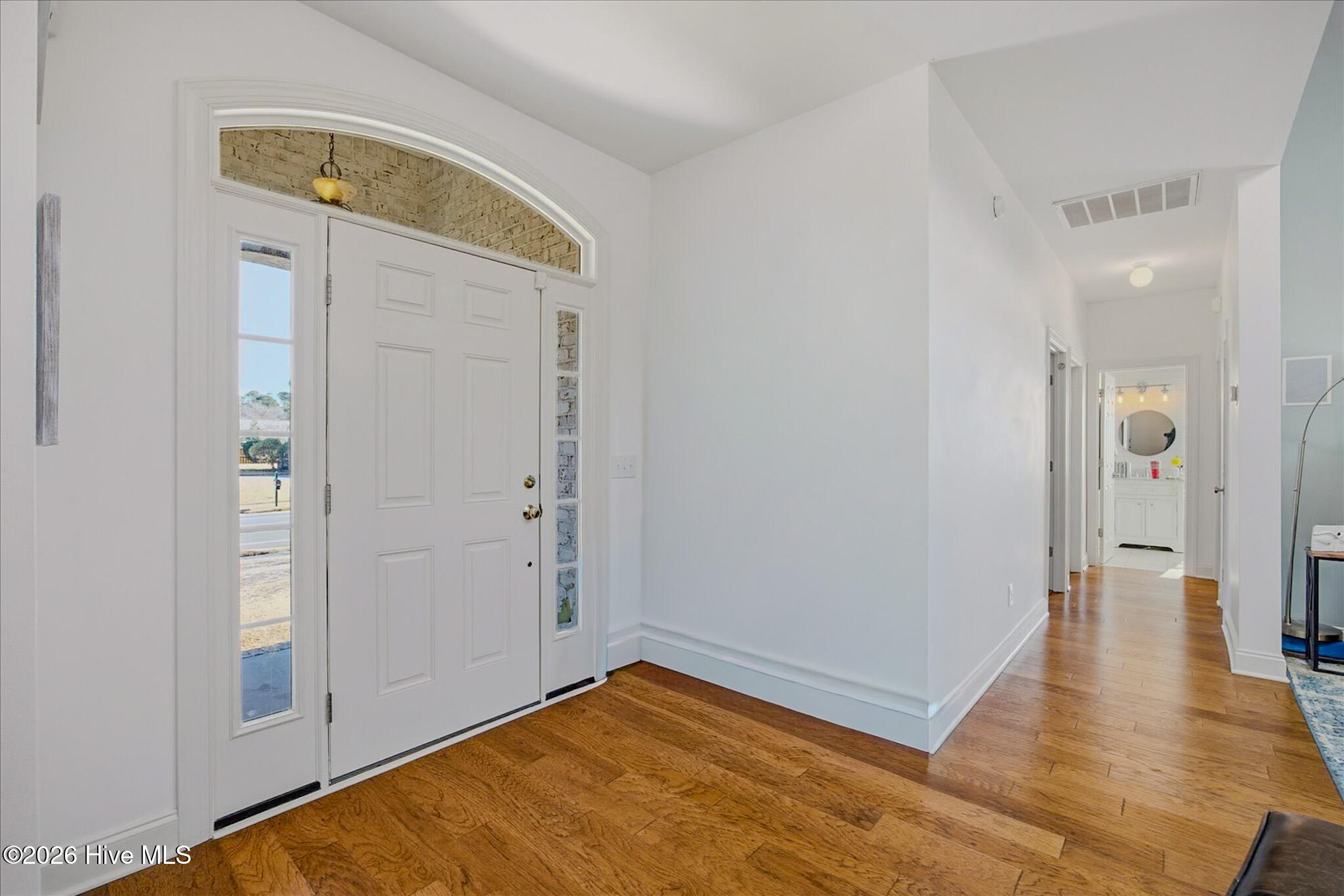 100554989 | Photo 16