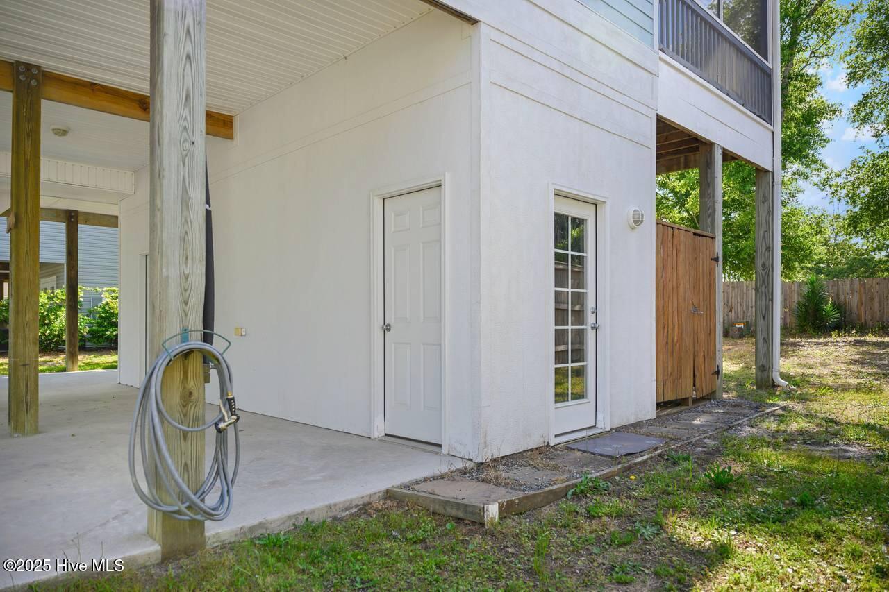 100541389 | Photo 48