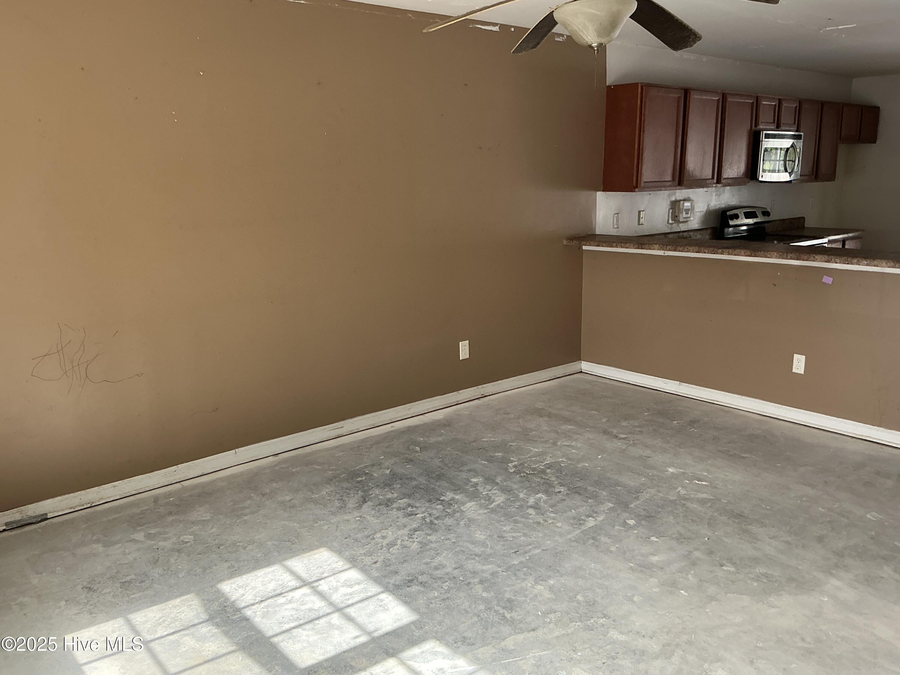 100533706 | Photo 17