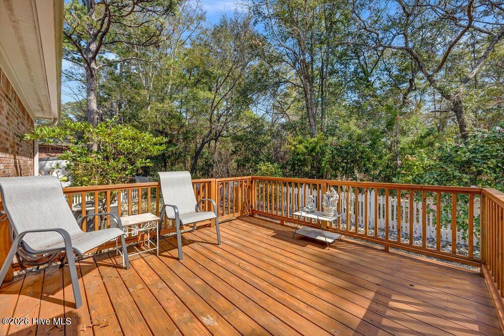 100558144 | Photo 26