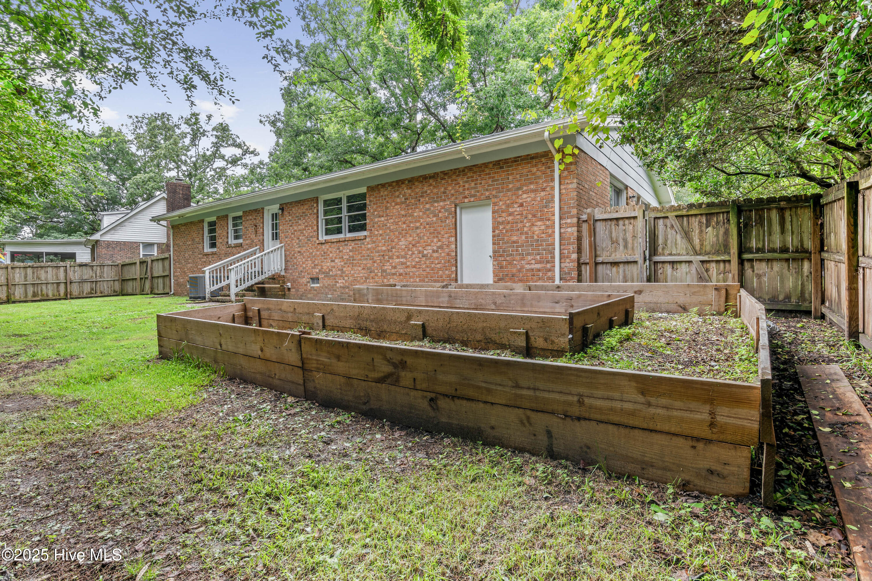 100524950 | Photo 24