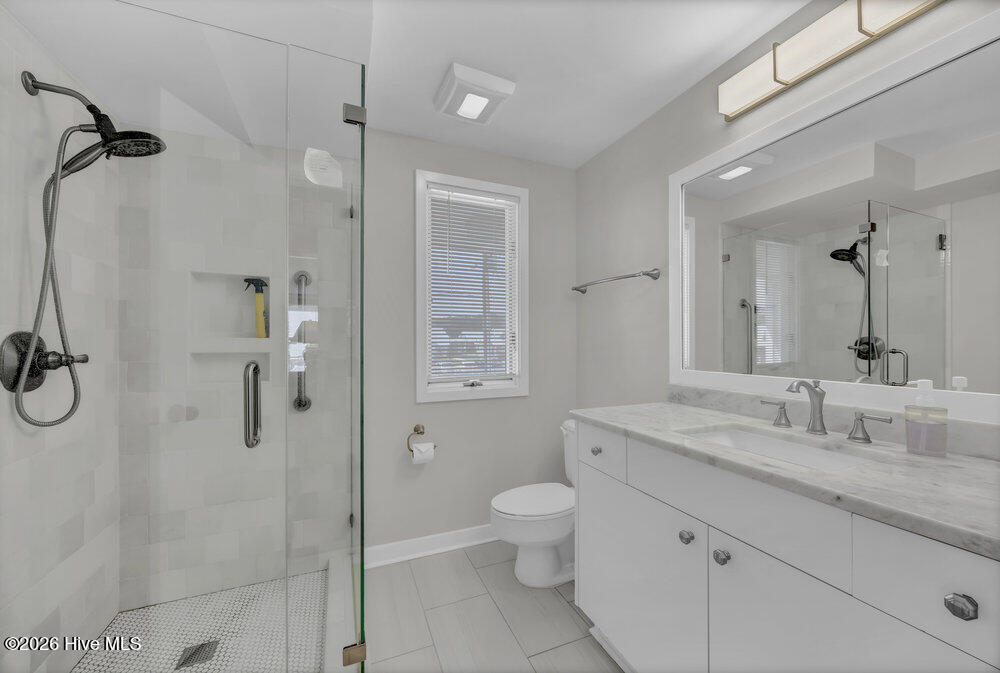 100566838 | Photo 13