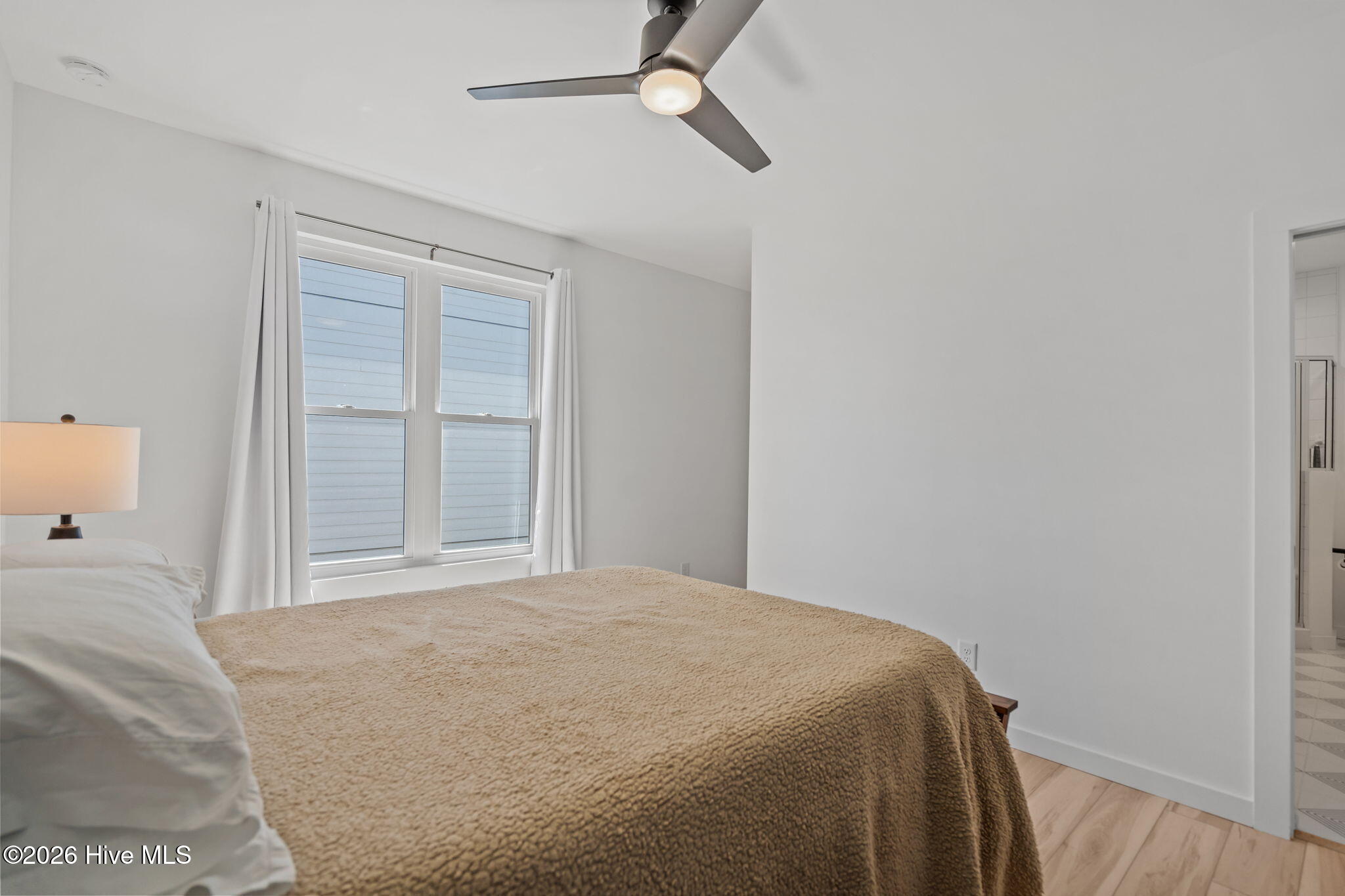 100559537 | Photo 25