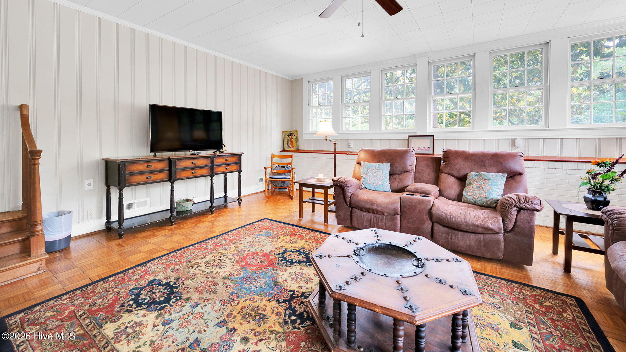 36-web-or-mls-1902 Sherwood Drive-36