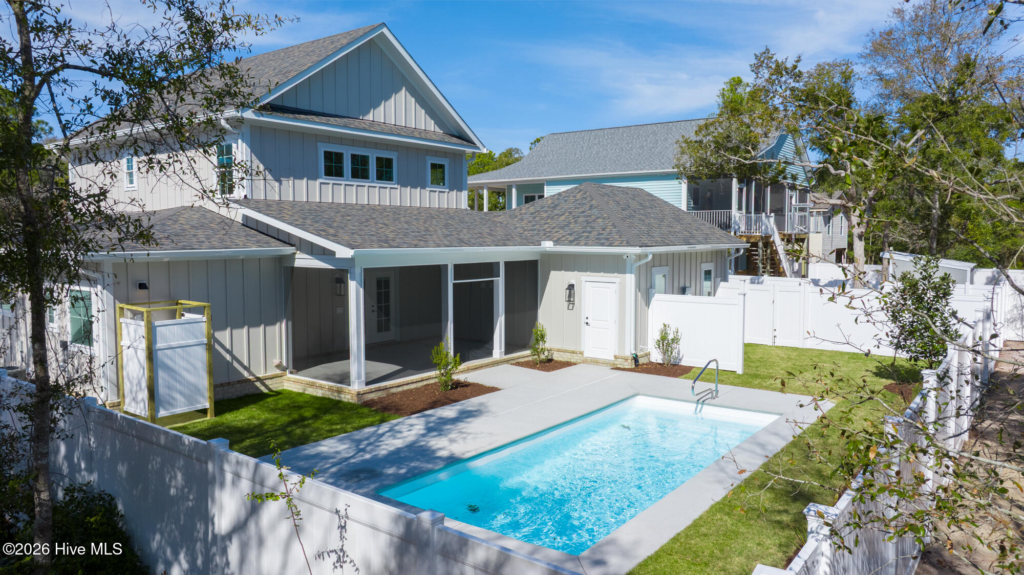 100516675 | Photo 77