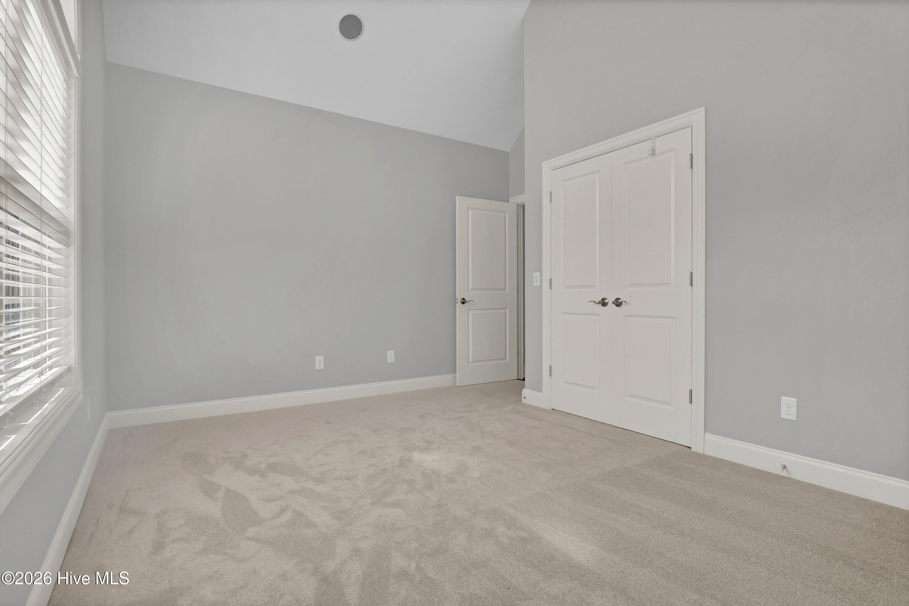 100560728 | Photo 21