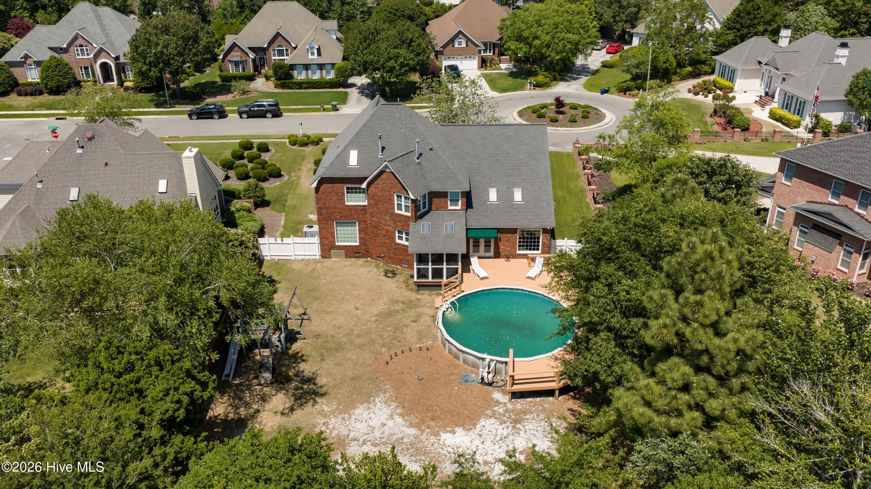 100570171 | Photo 34