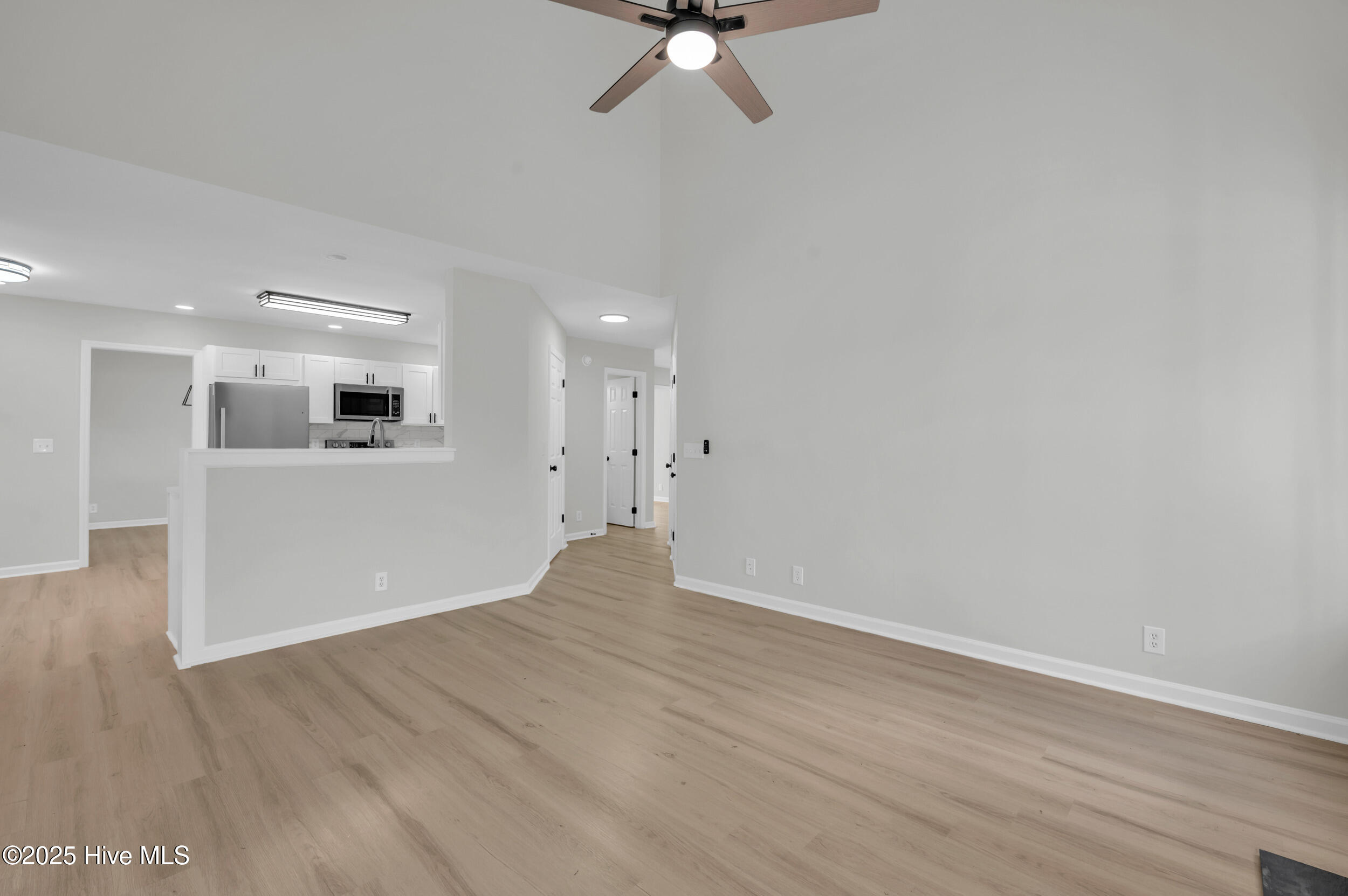 100540827 | Photo 20