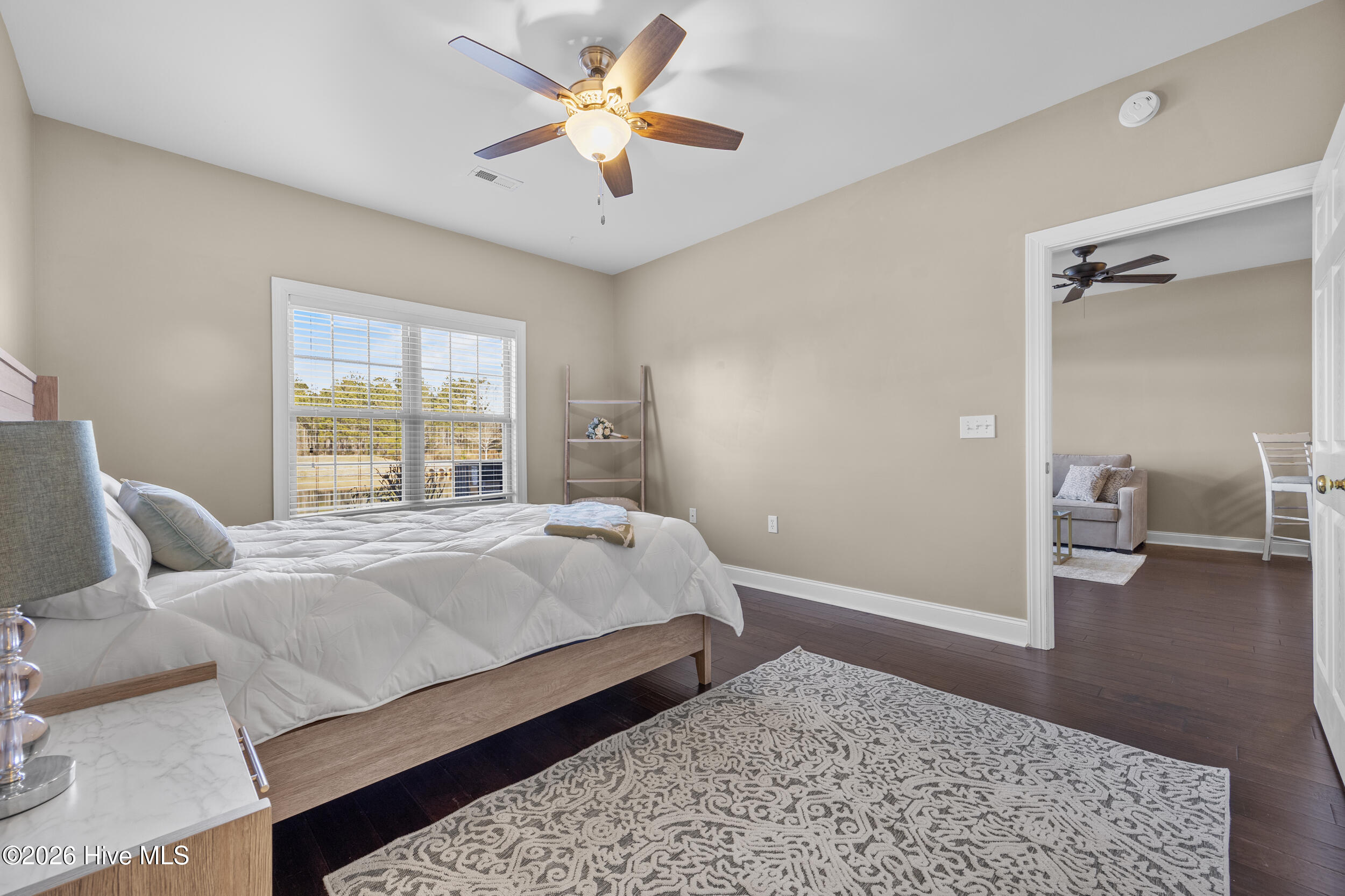 100552325 | Photo 24