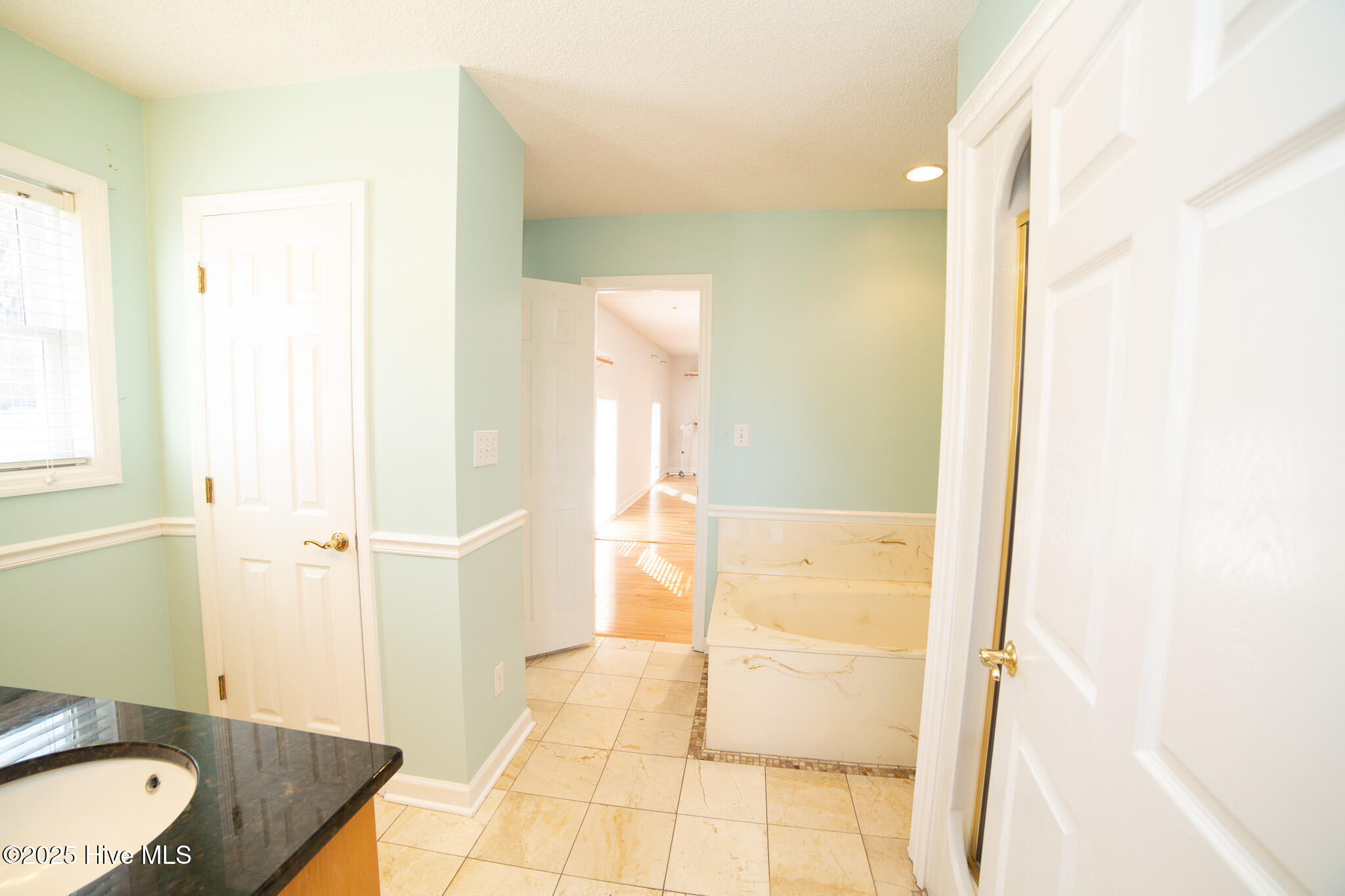 100546342 | Photo 72