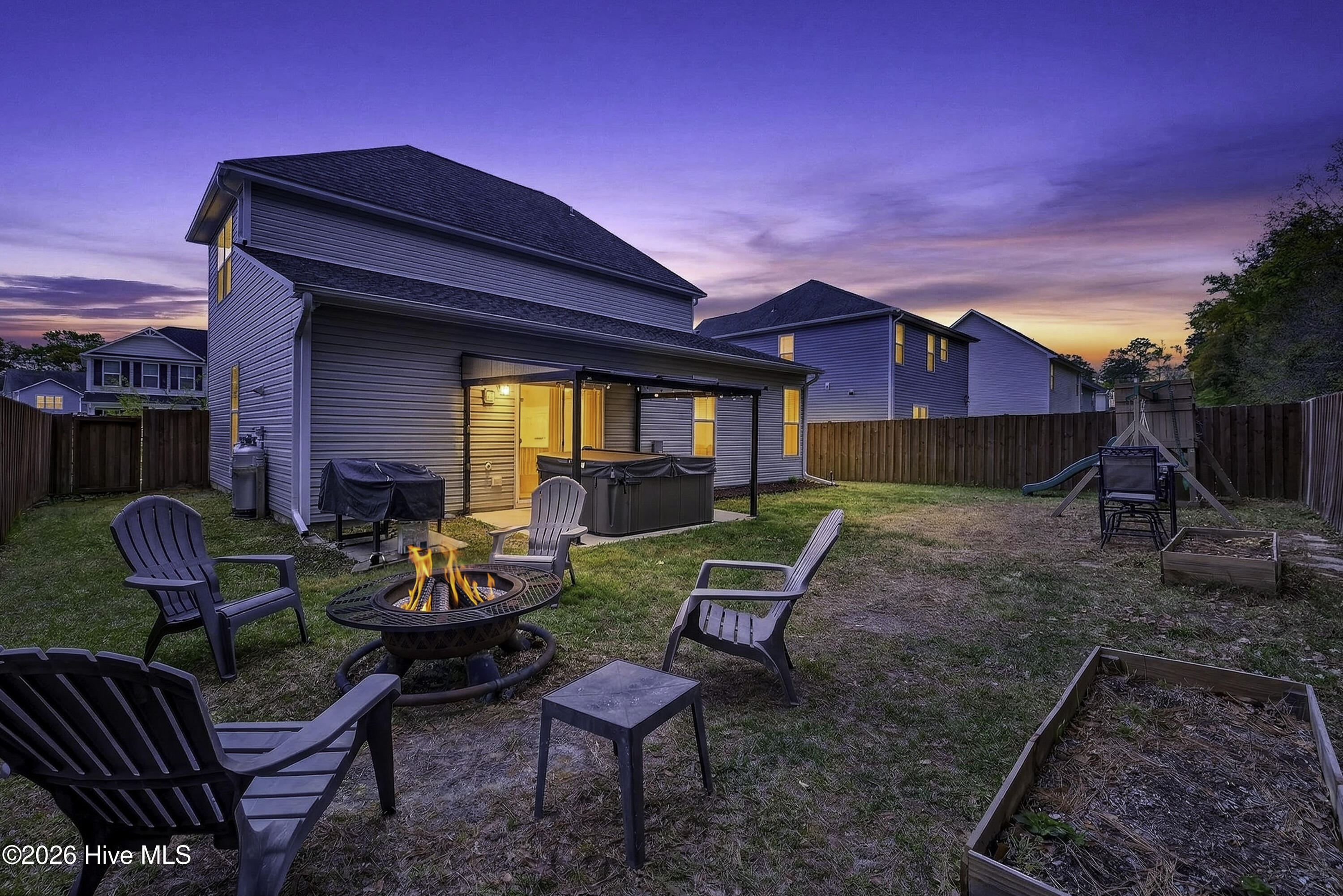 100564462 | Photo 42