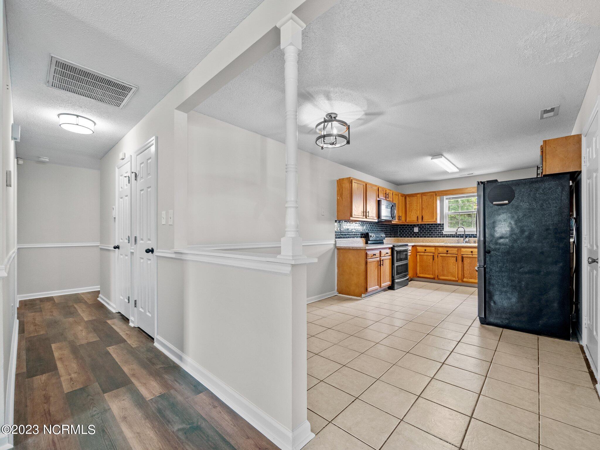 100556244 | Photo 21