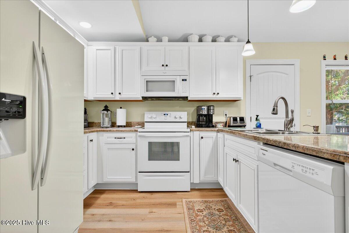 100526521 | Photo 21