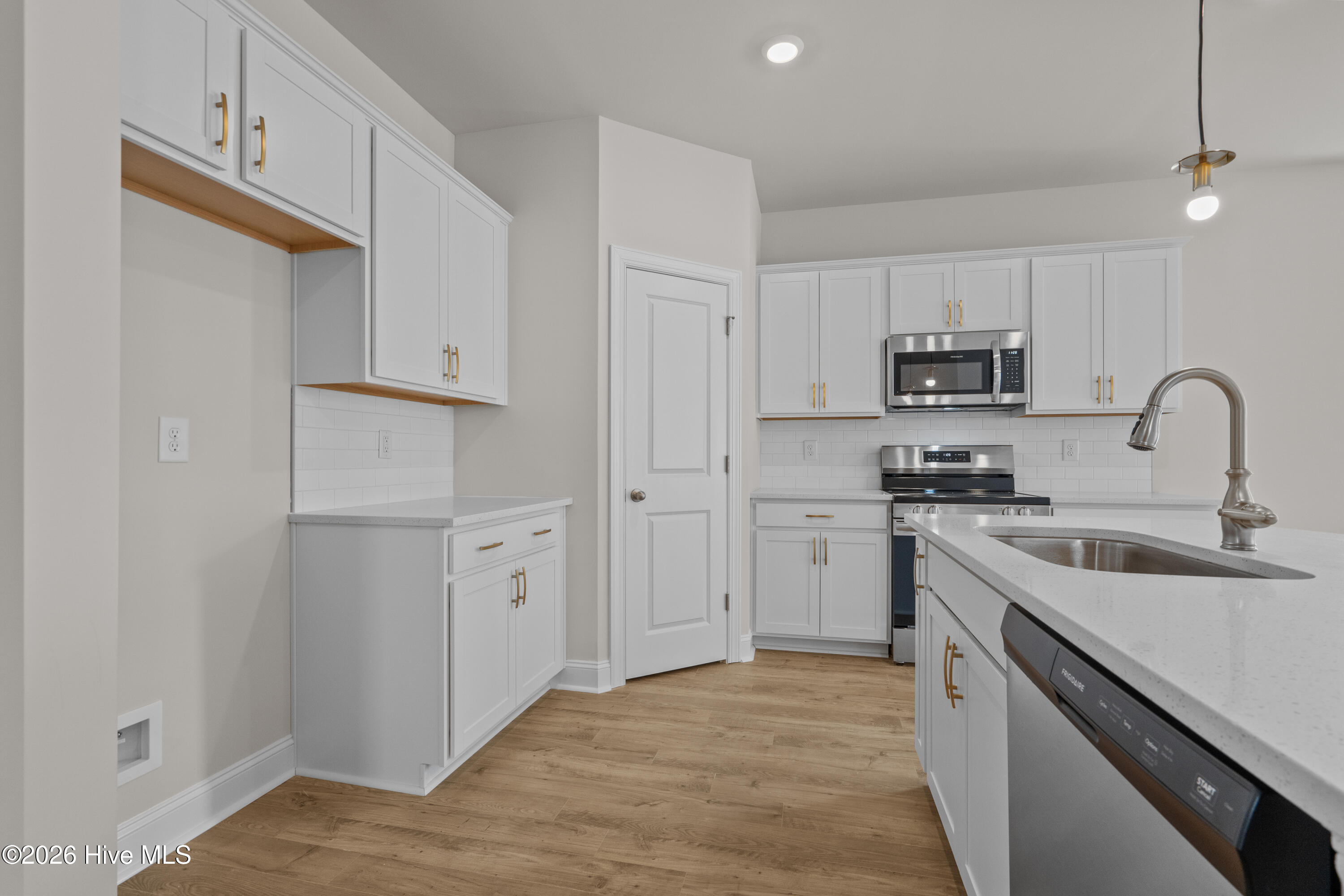 100555756 | Photo 13