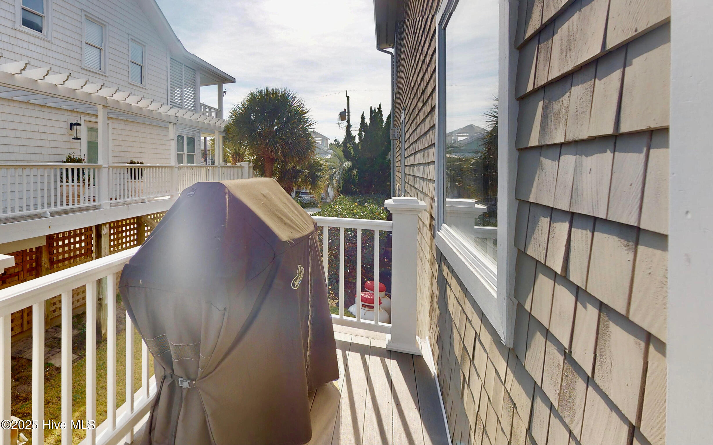 100543231 | Photo 35