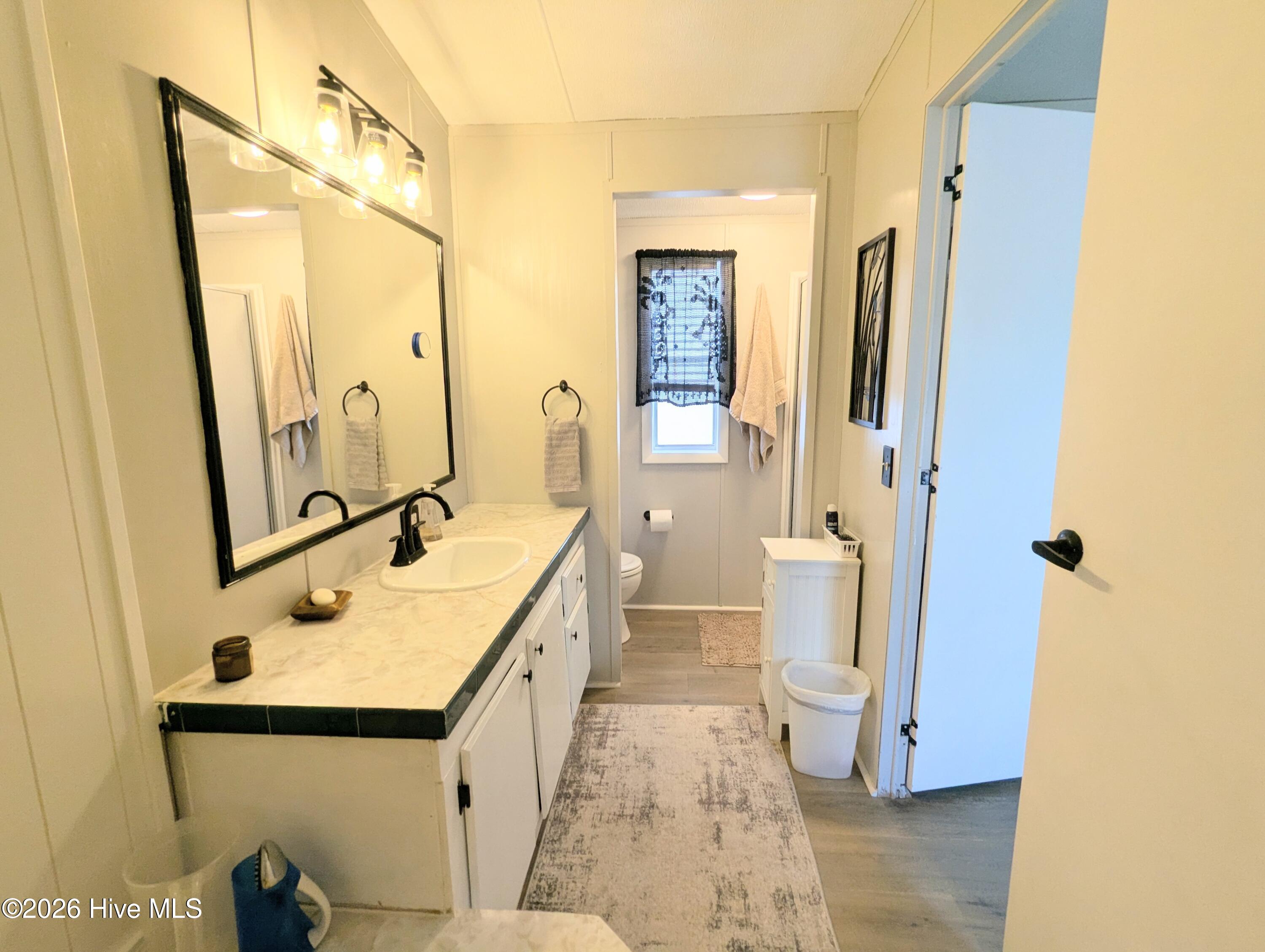 100548489 | Photo 20