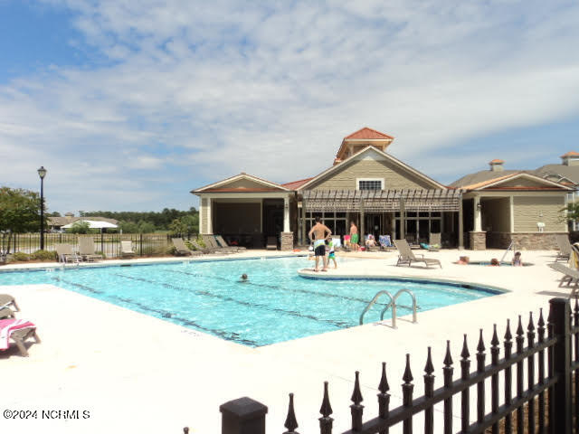 100563654 | Photo 12