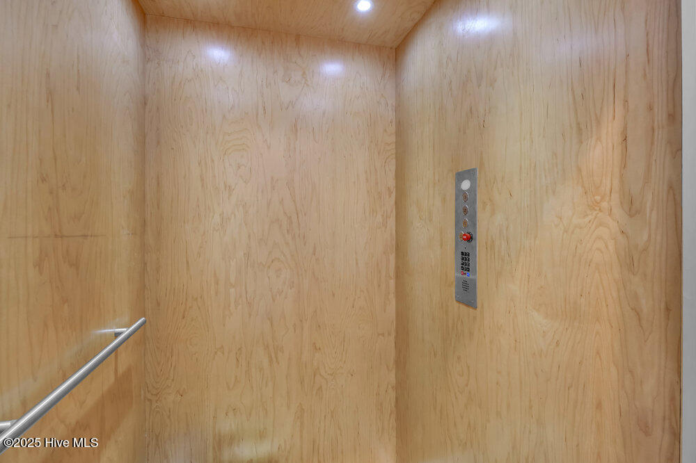 100509330 | Photo 30