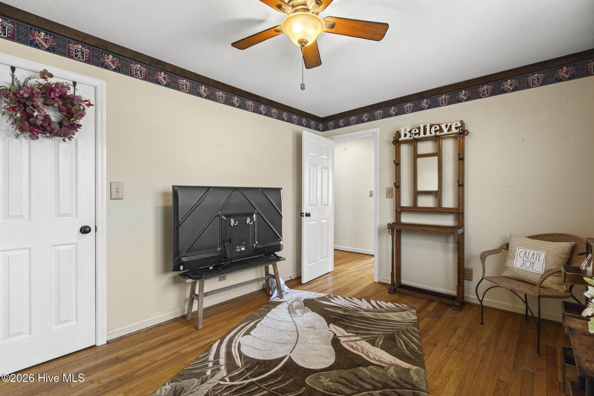 100552861 | Photo 31