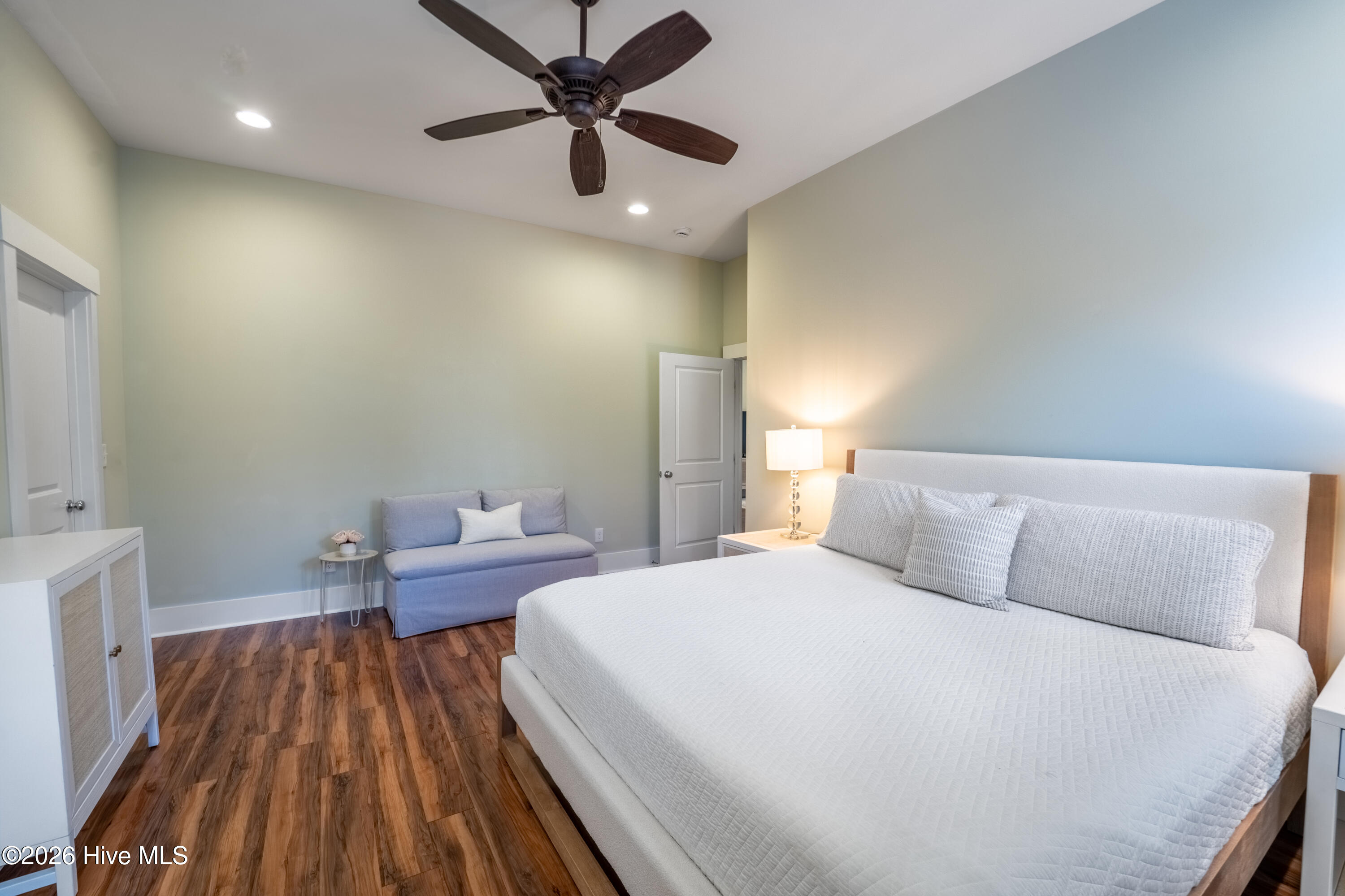 100564724 | Photo 10