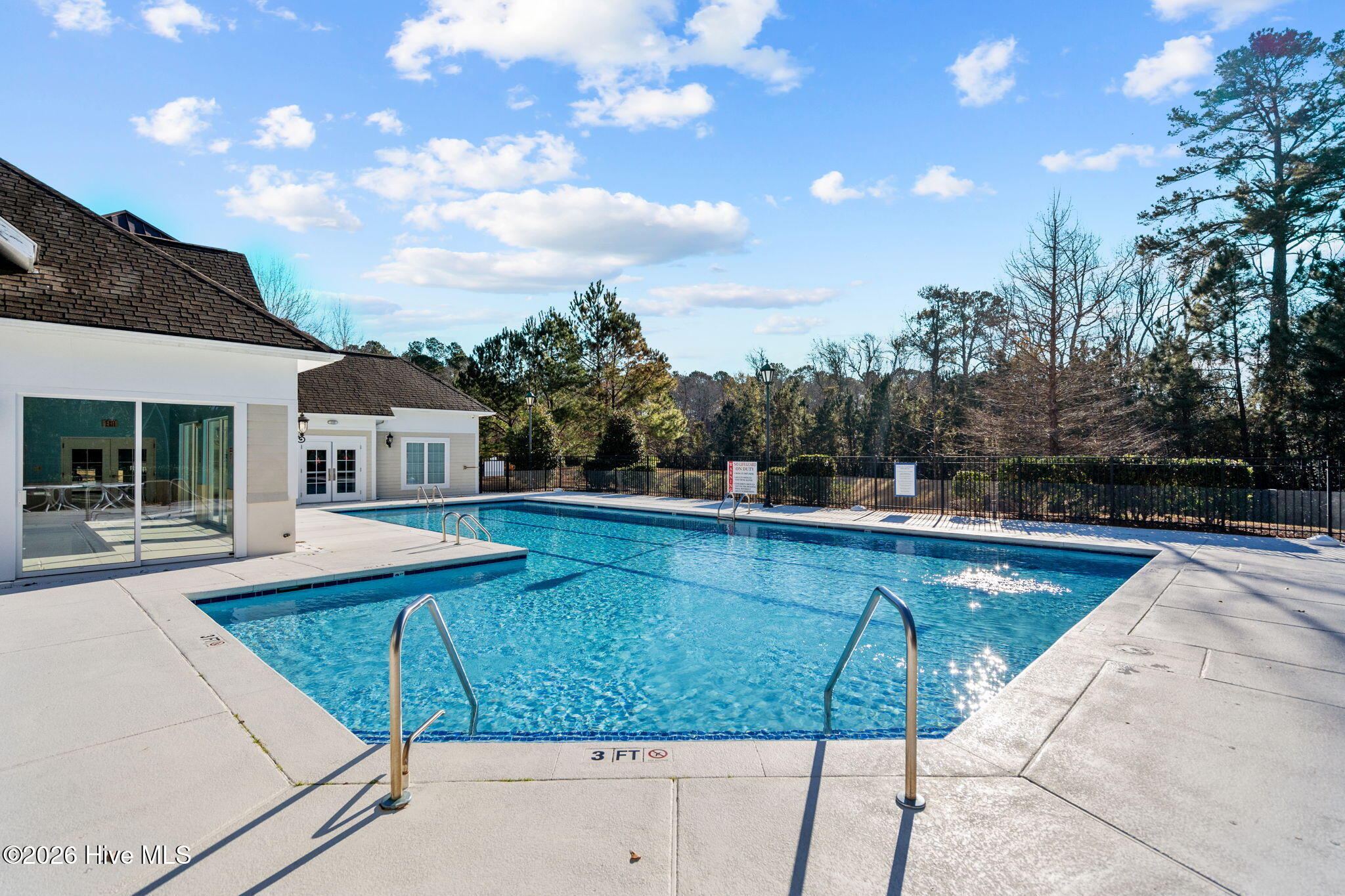 100563731 | Photo 86