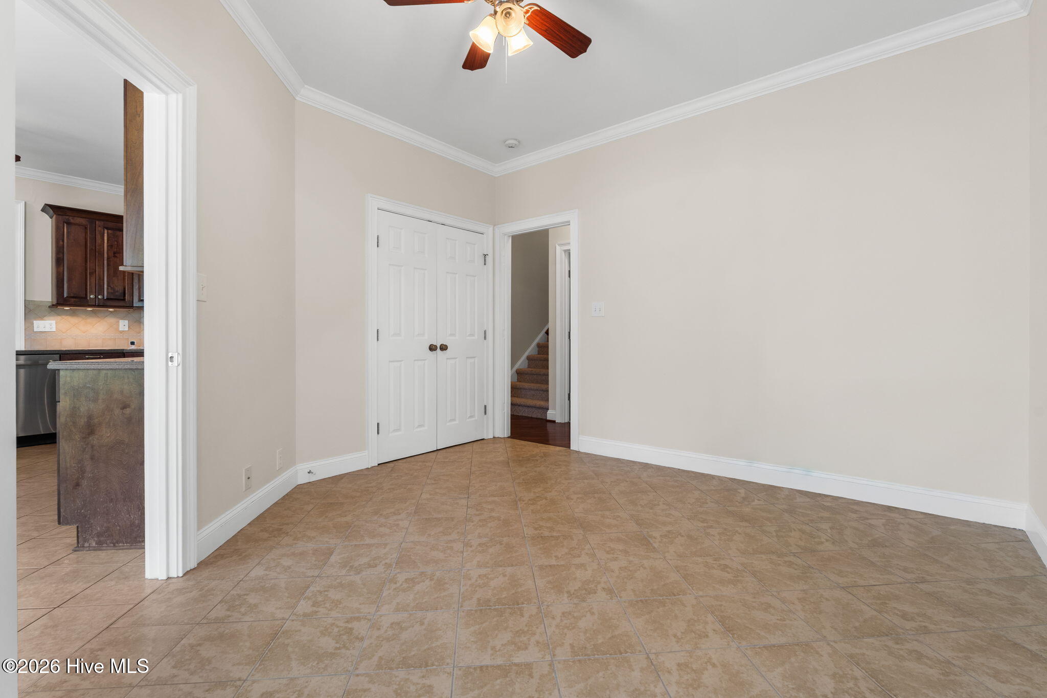 100569598 | Photo 21