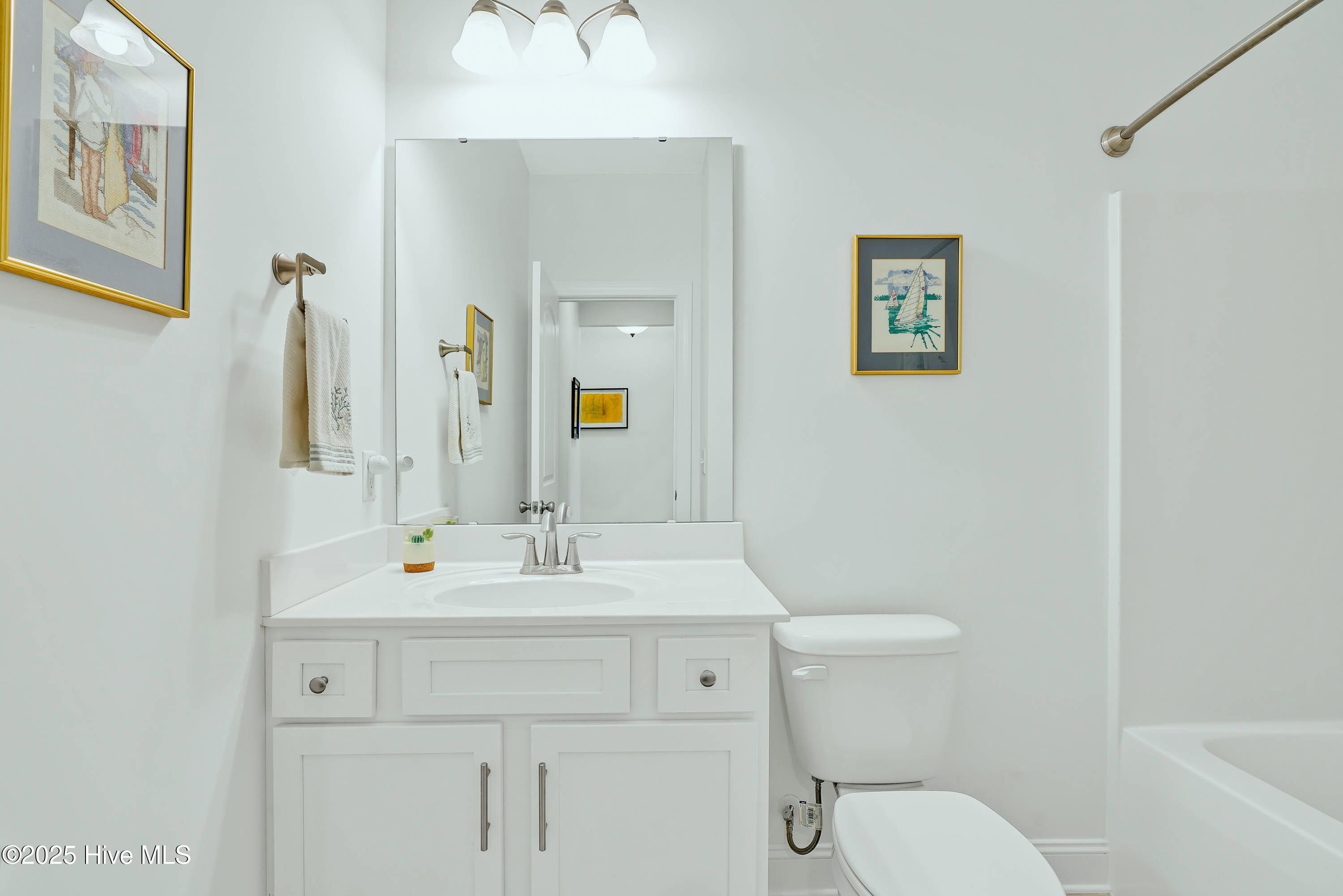 100545300 | Photo 12