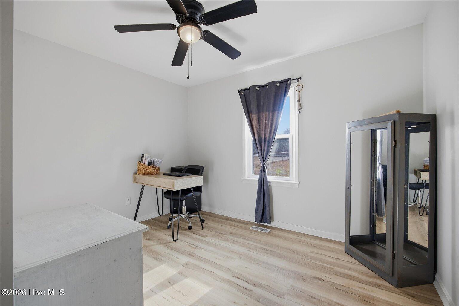 100548025 | Photo 17