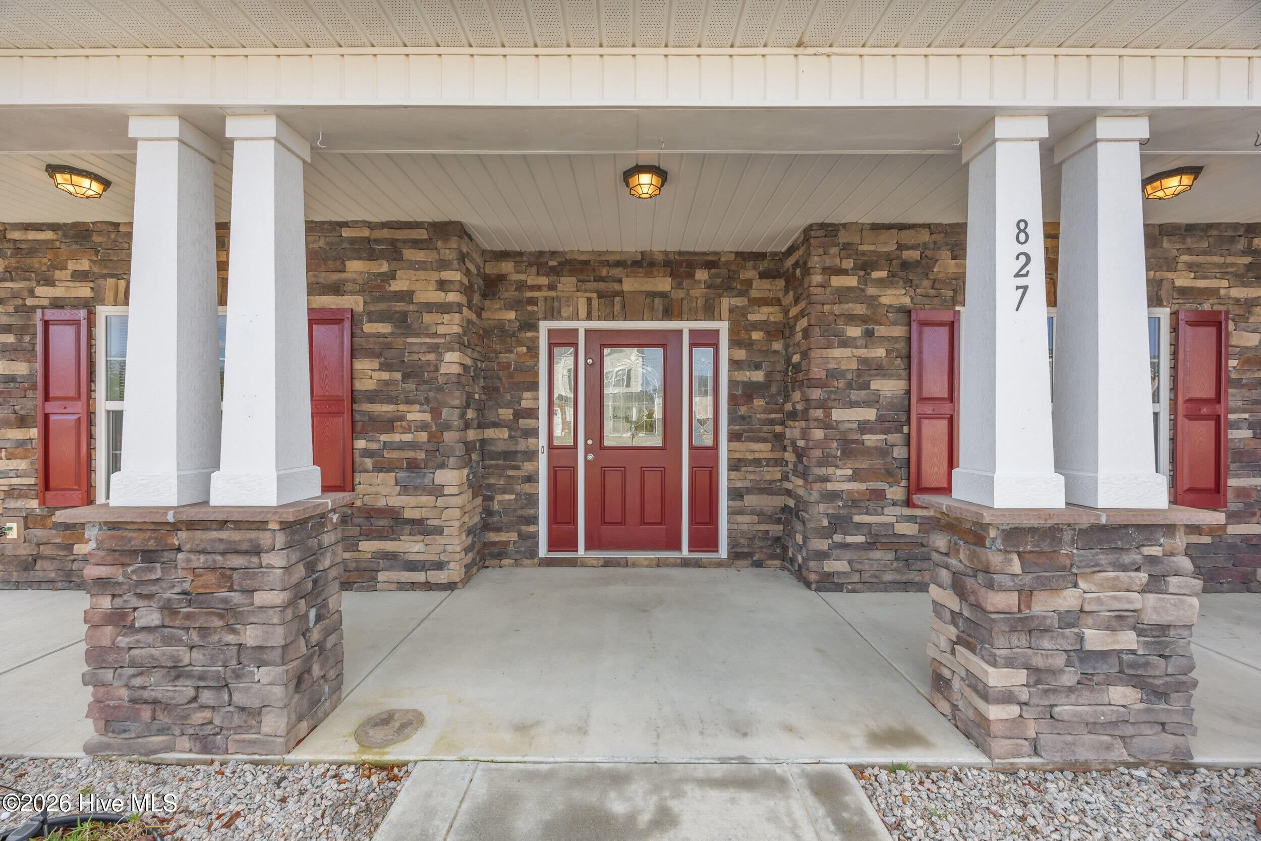 100548661 | Photo 18