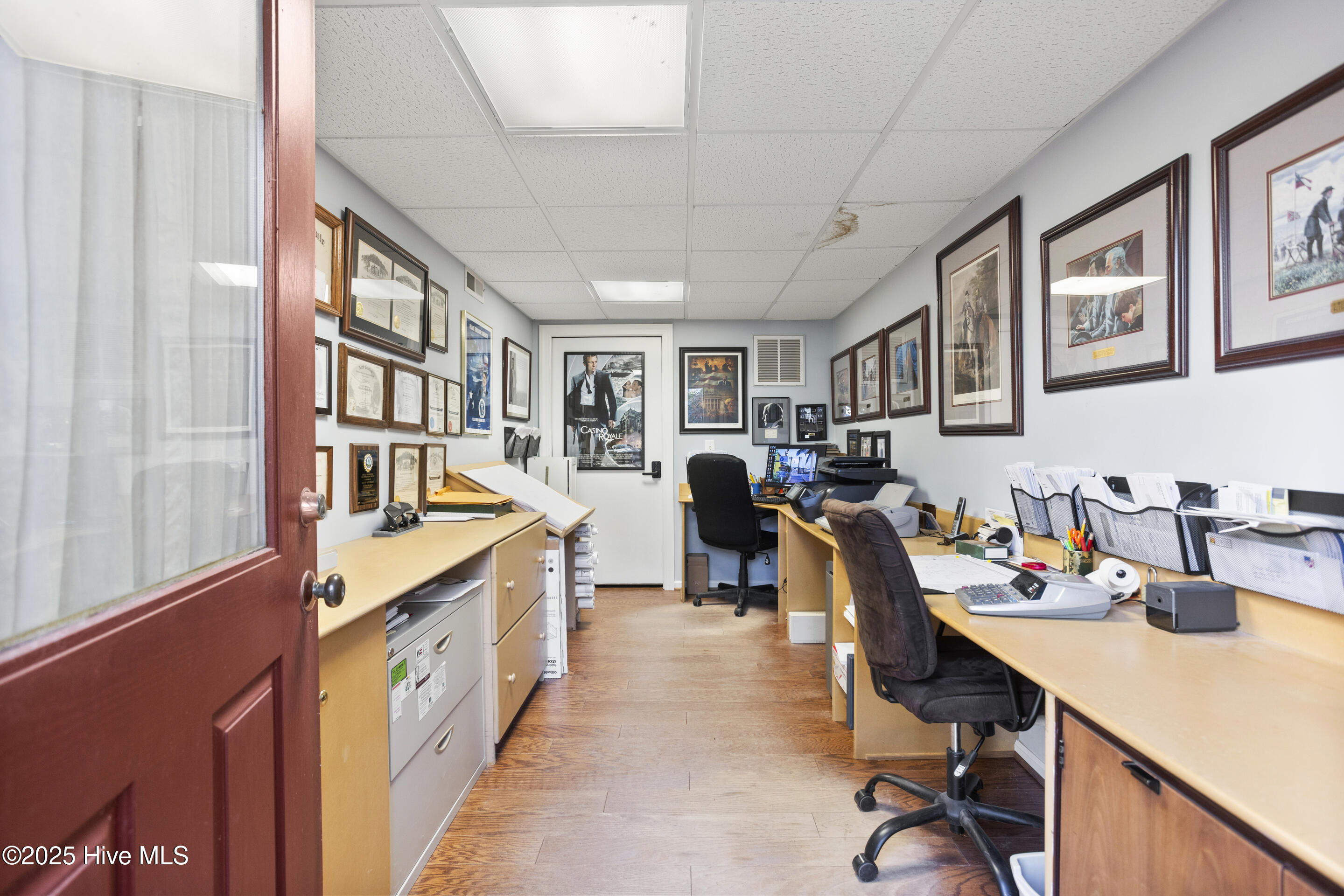 100550933 | Photo 38