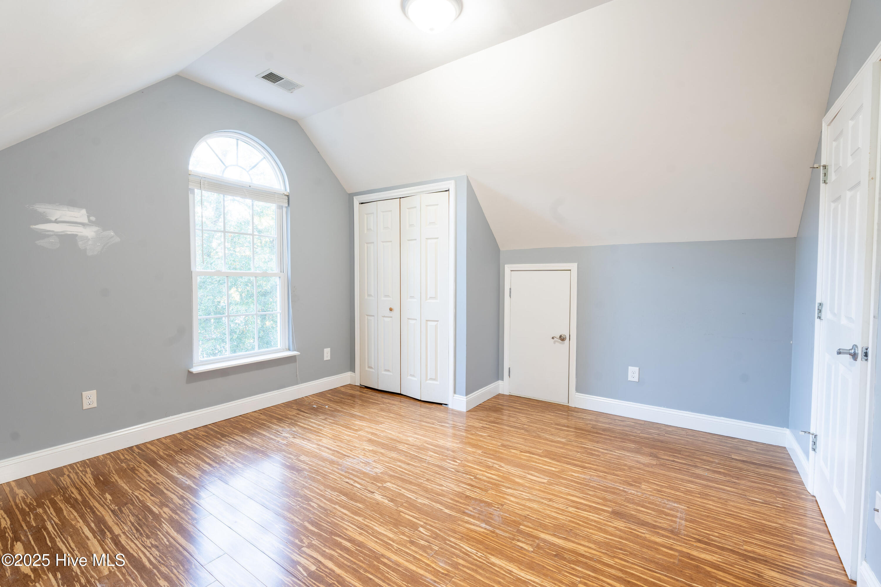 100553060 | Photo 17