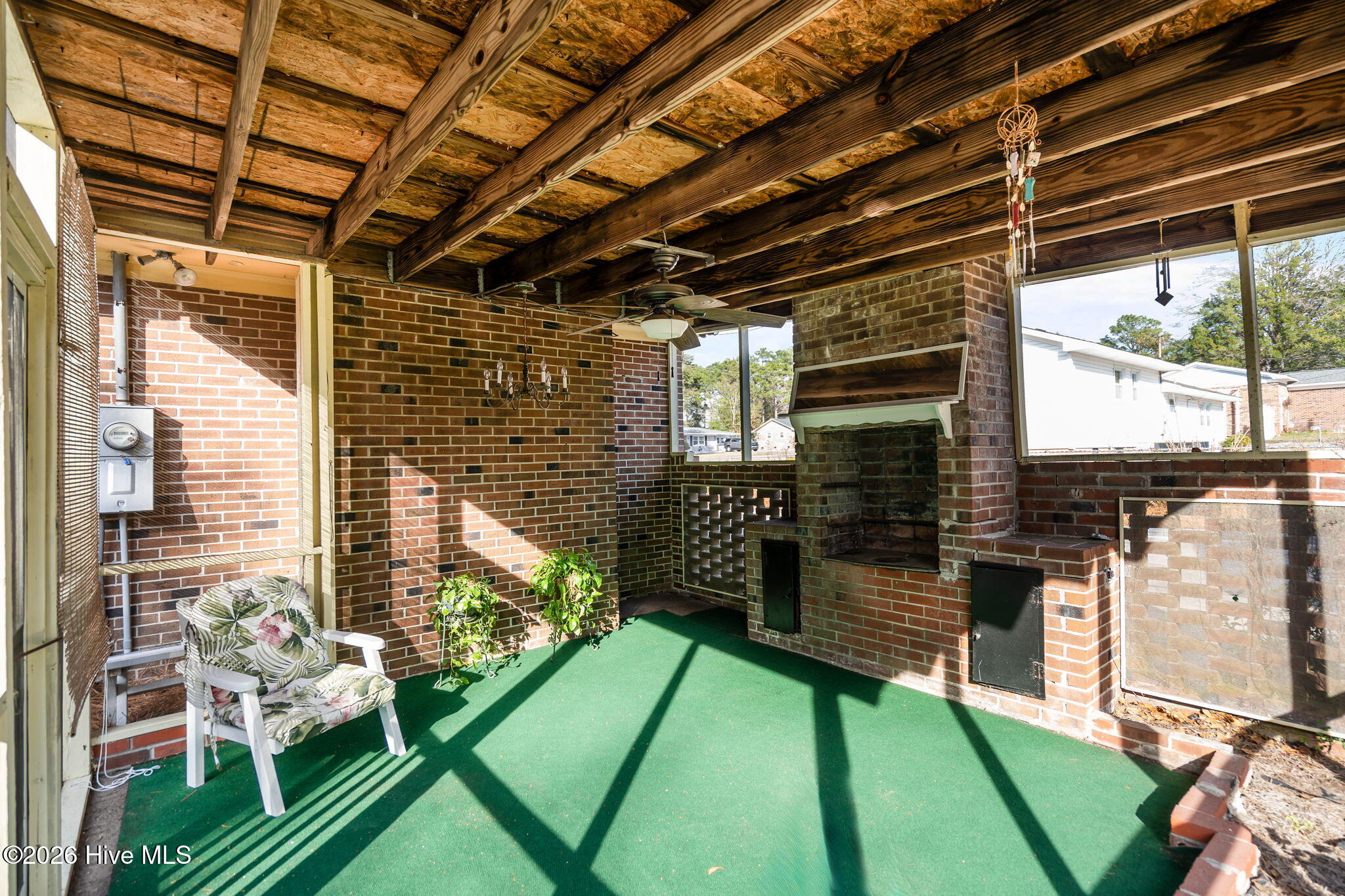 100558316 | Photo 39