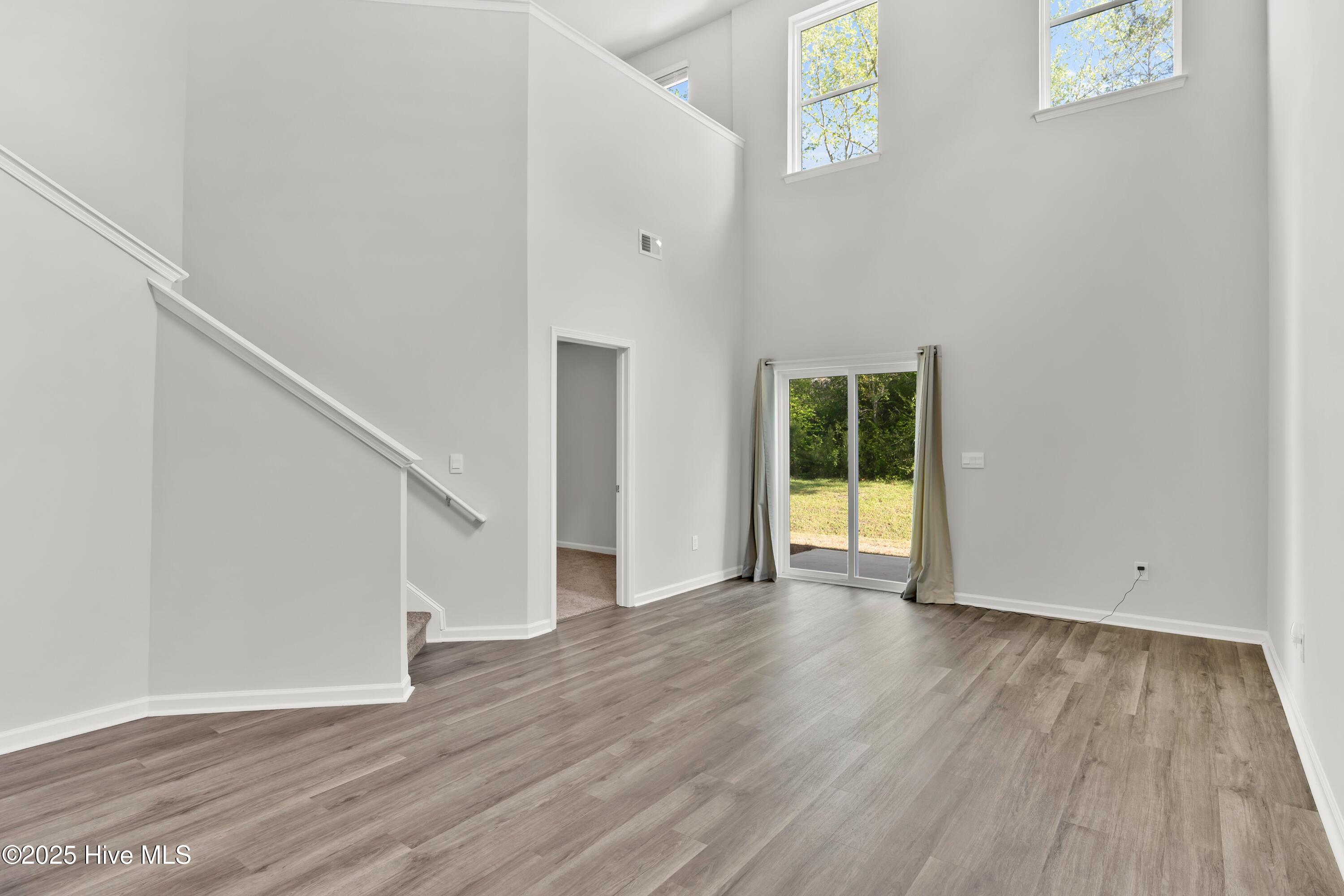 100522330 | Photo 13