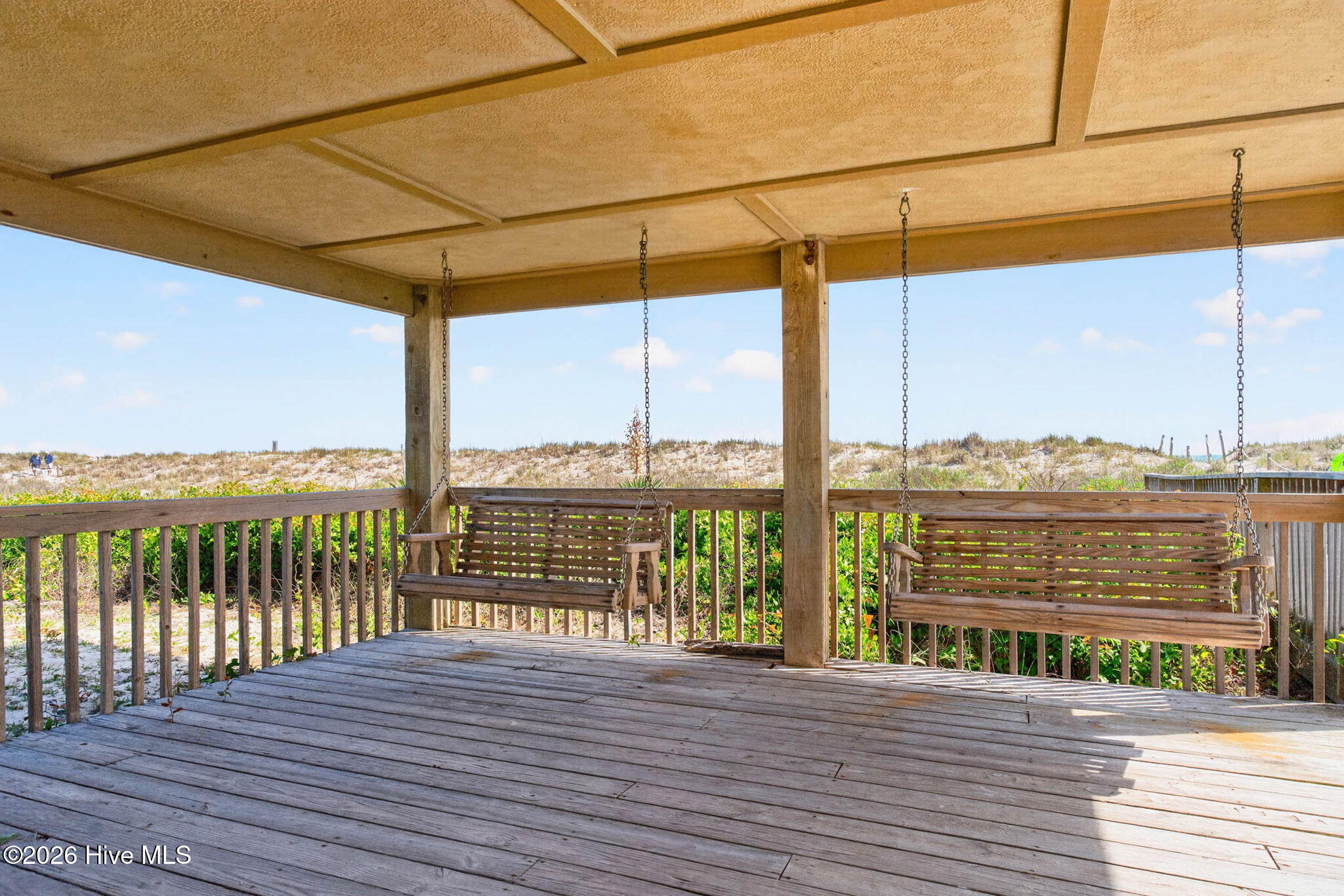 100570514 | Photo 54