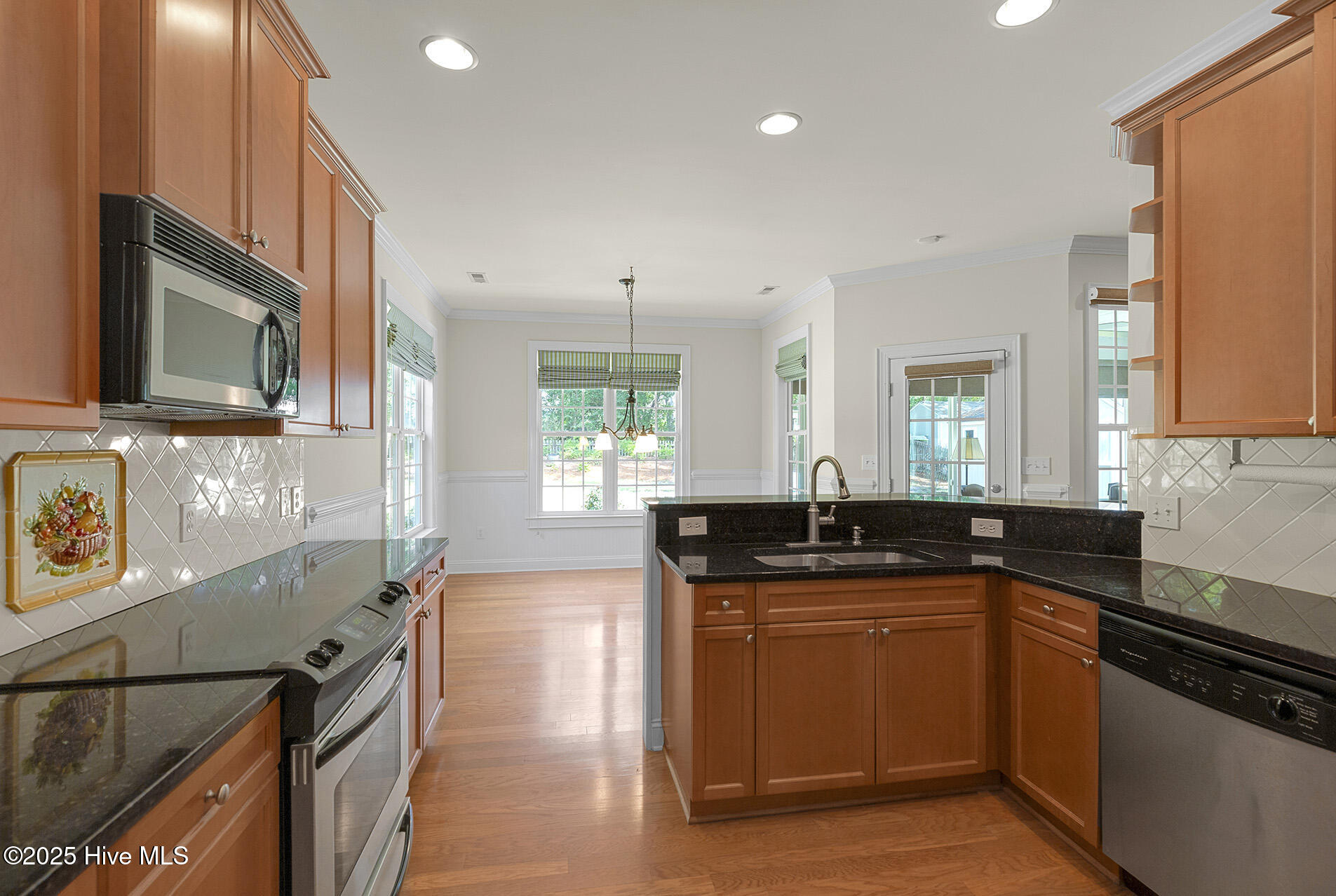 100525517 | Photo 21