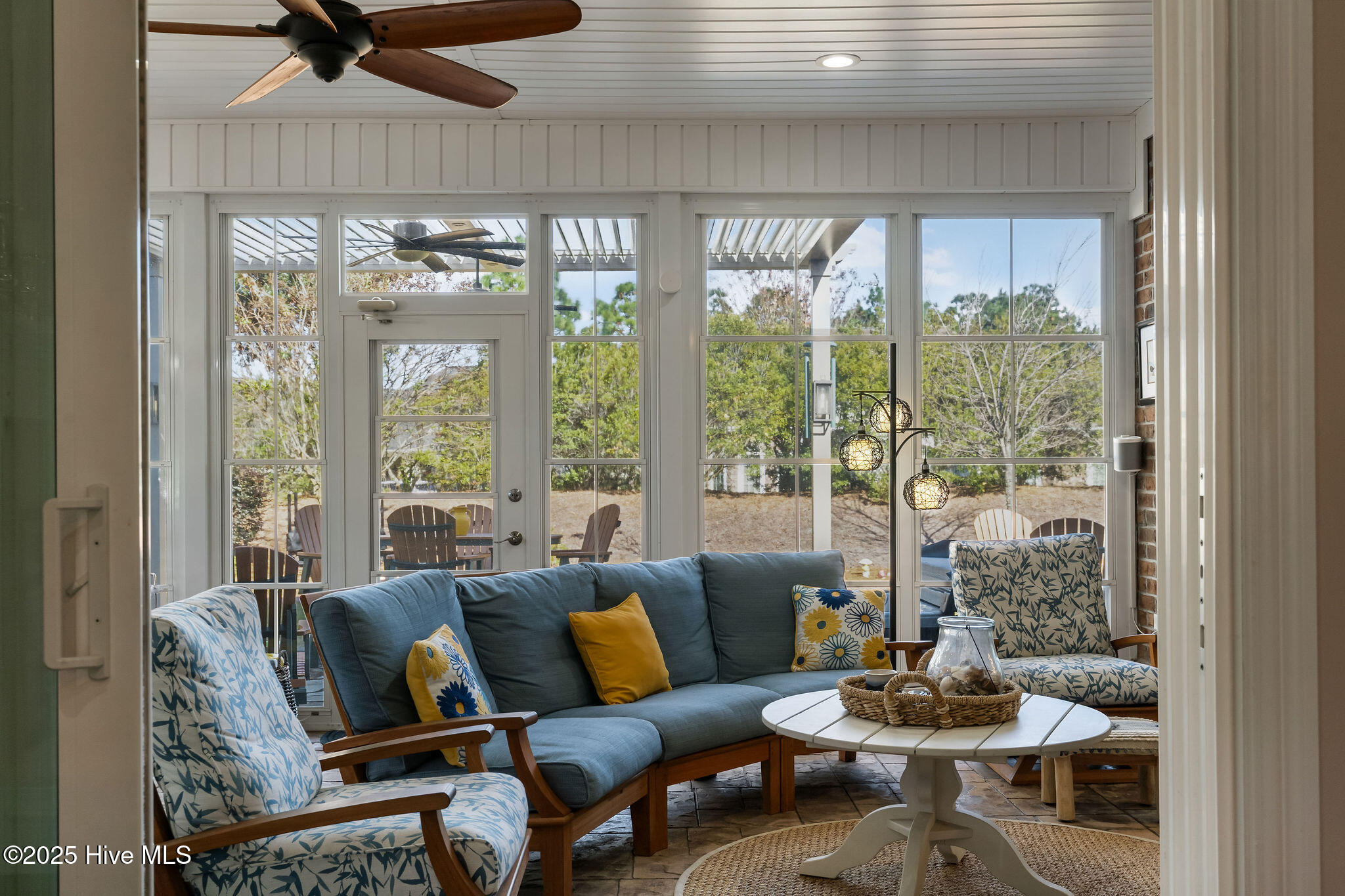 100541913 | Photo 40