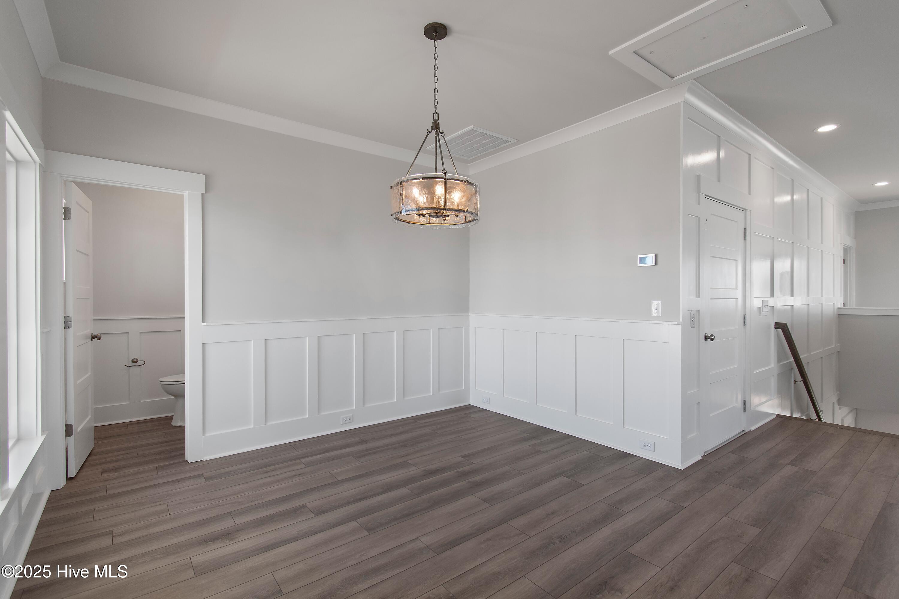 100511699 | Photo 76