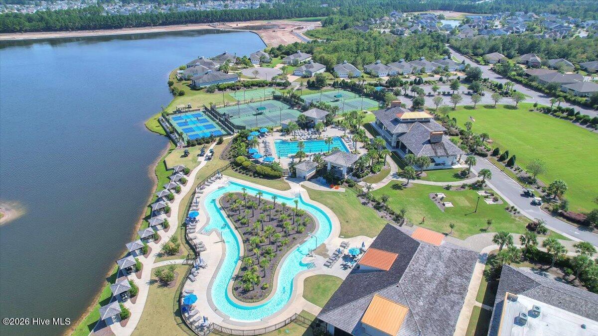 100552703 | Photo 63